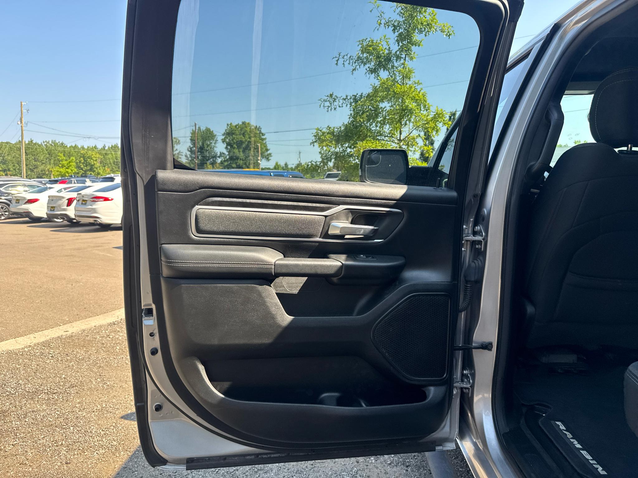 RAM 1500 Big Horn Crew Cab 4WD 2020