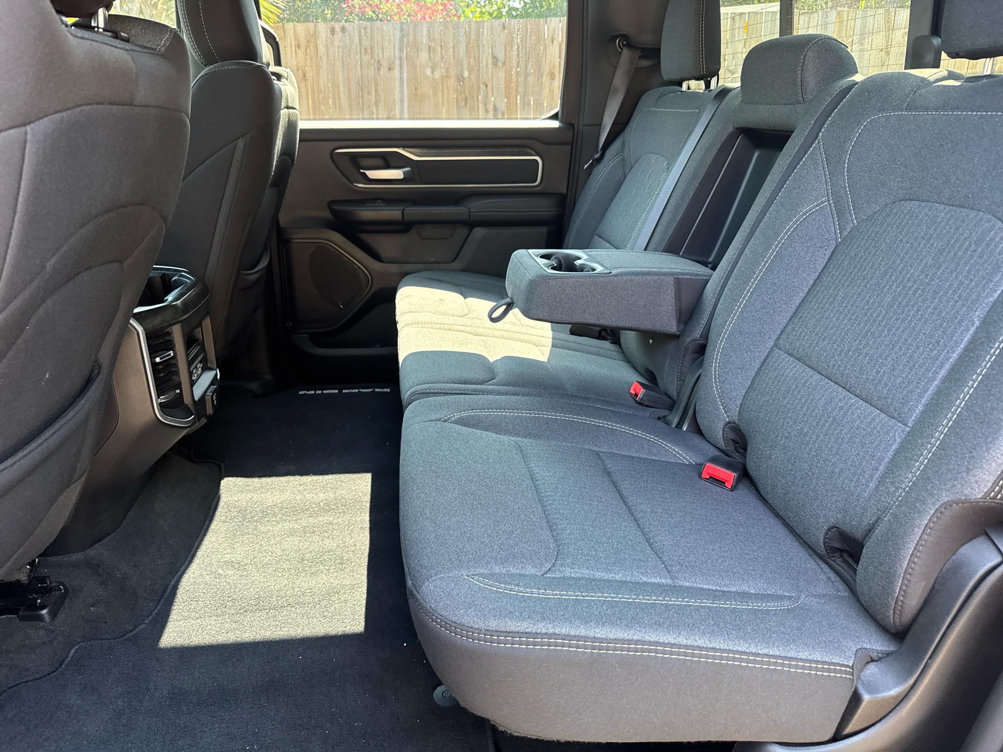 RAM 1500 Big Horn Crew Cab 4WD 2020