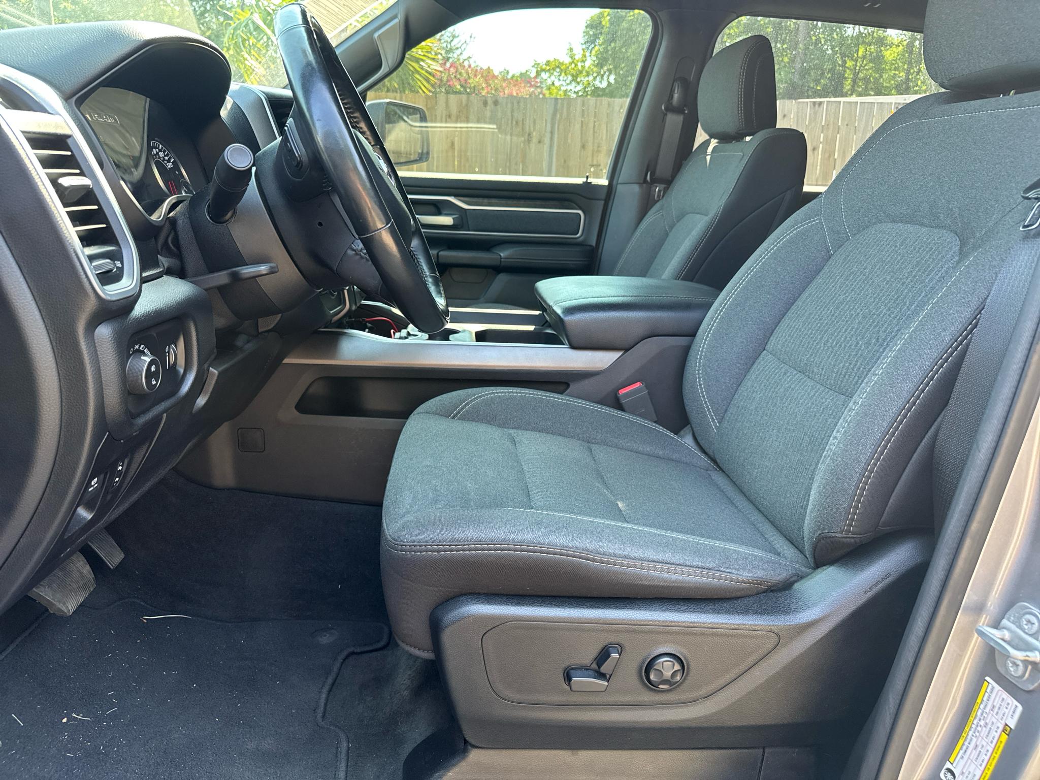 RAM 1500 Big Horn Crew Cab 4WD 2020