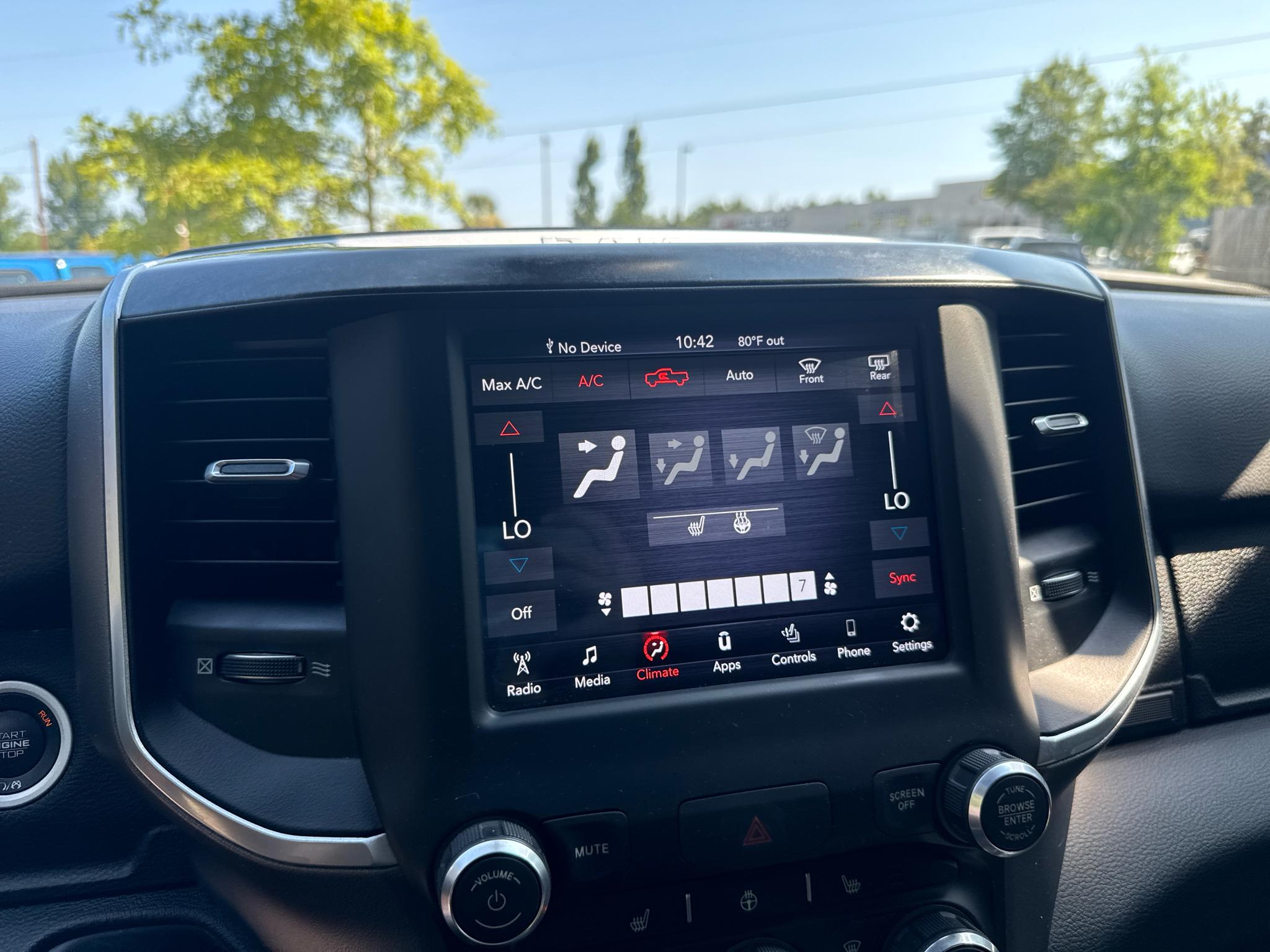 RAM 1500 Big Horn Crew Cab 4WD 2020