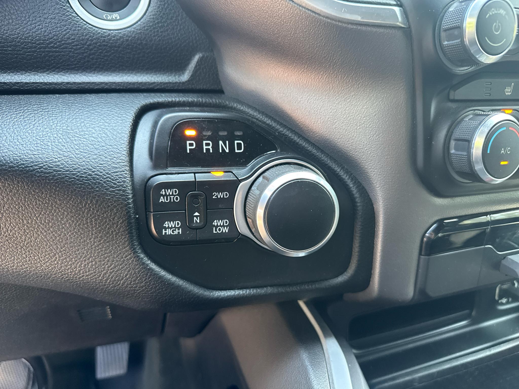 RAM 1500 Big Horn Crew Cab 4WD 2020