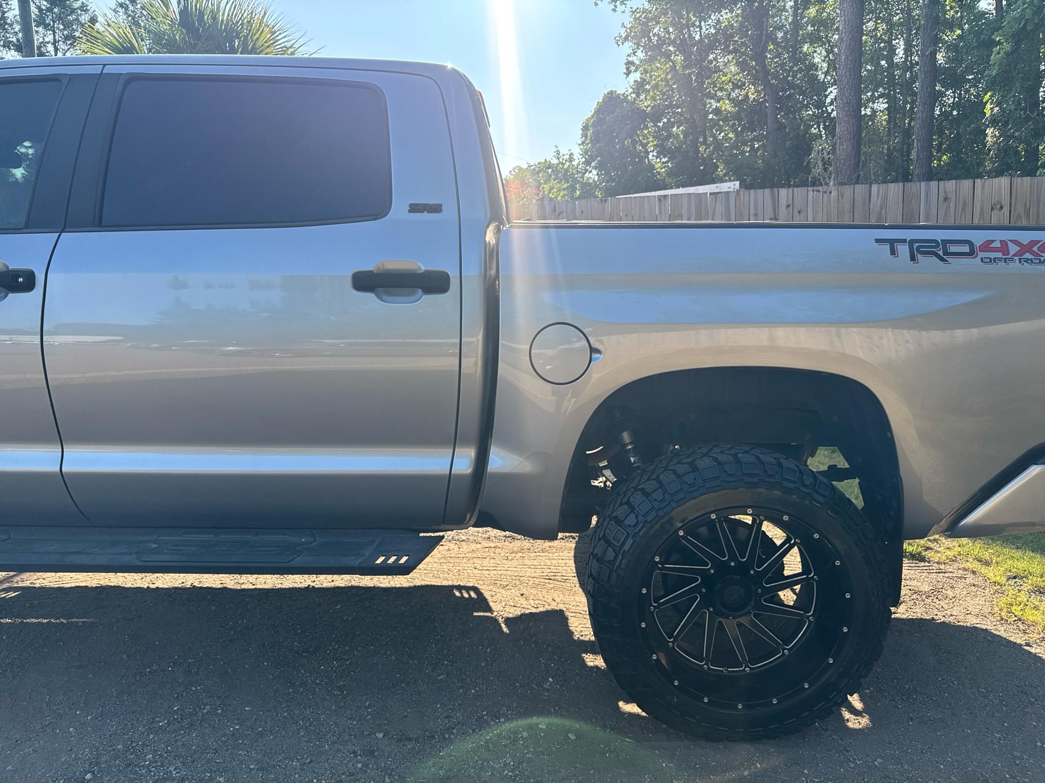 Toyota Tundra 4WD SR5 CrewMax 5.5' Bed 5.7L (Natl) 2018