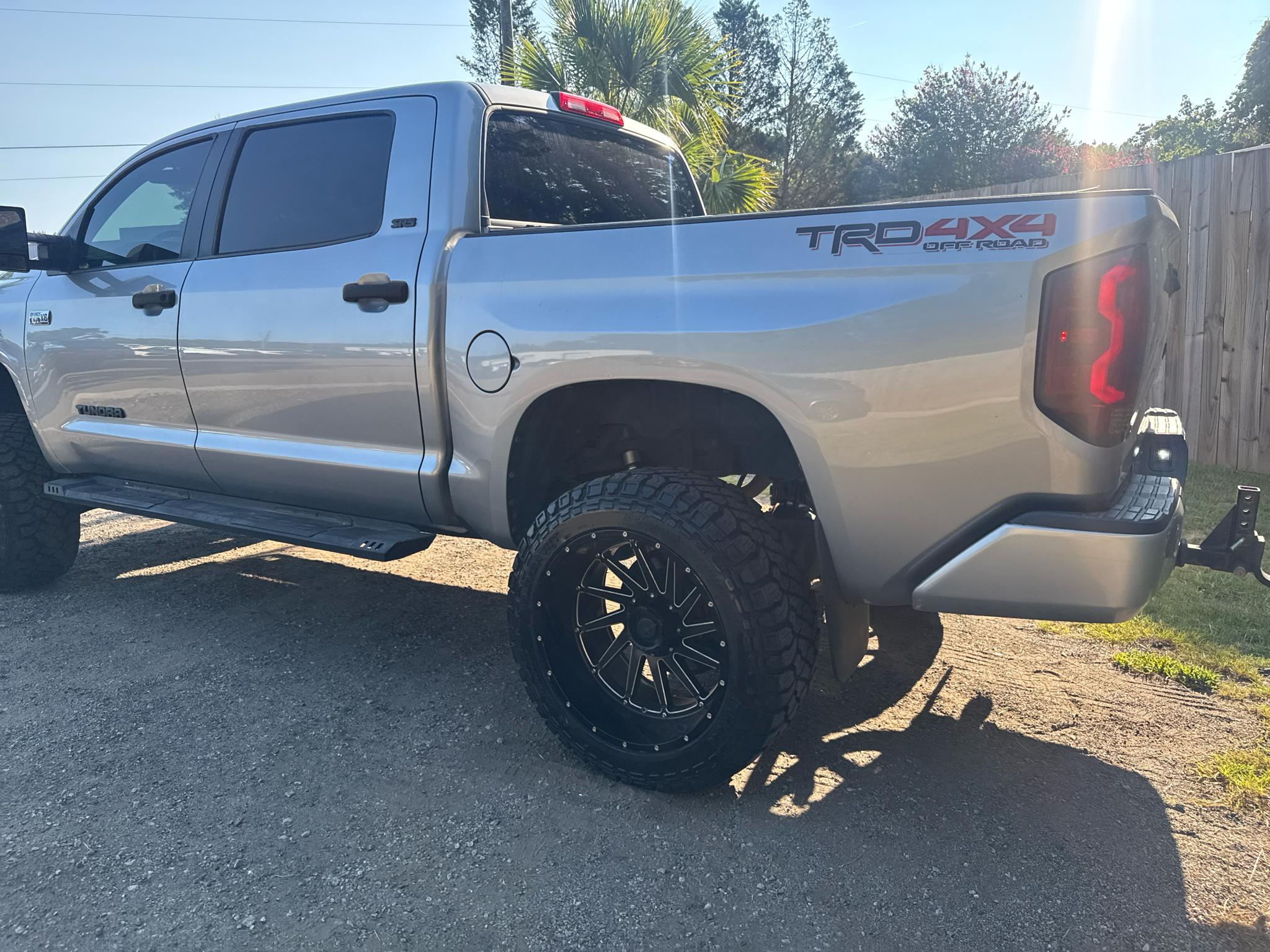 Toyota Tundra 4WD SR5 CrewMax 5.5' Bed 5.7L (Natl) 2018
