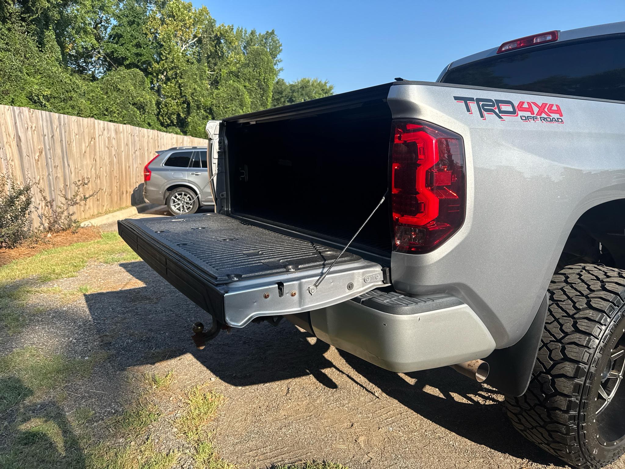 Toyota Tundra 4WD SR5 CrewMax 5.5' Bed 5.7L (Natl) 2018