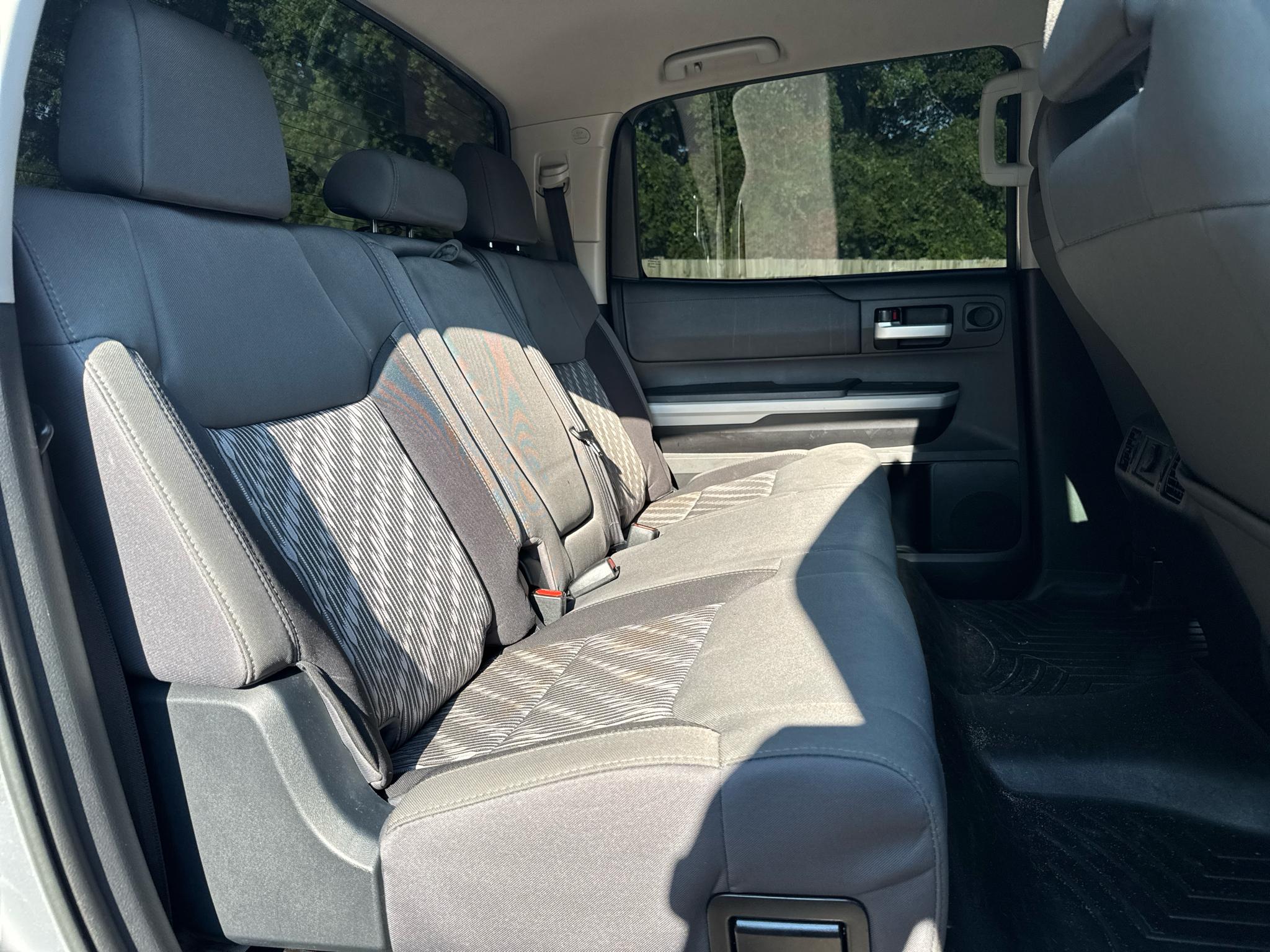 Toyota Tundra 4WD SR5 CrewMax 5.5' Bed 5.7L (Natl) 2018