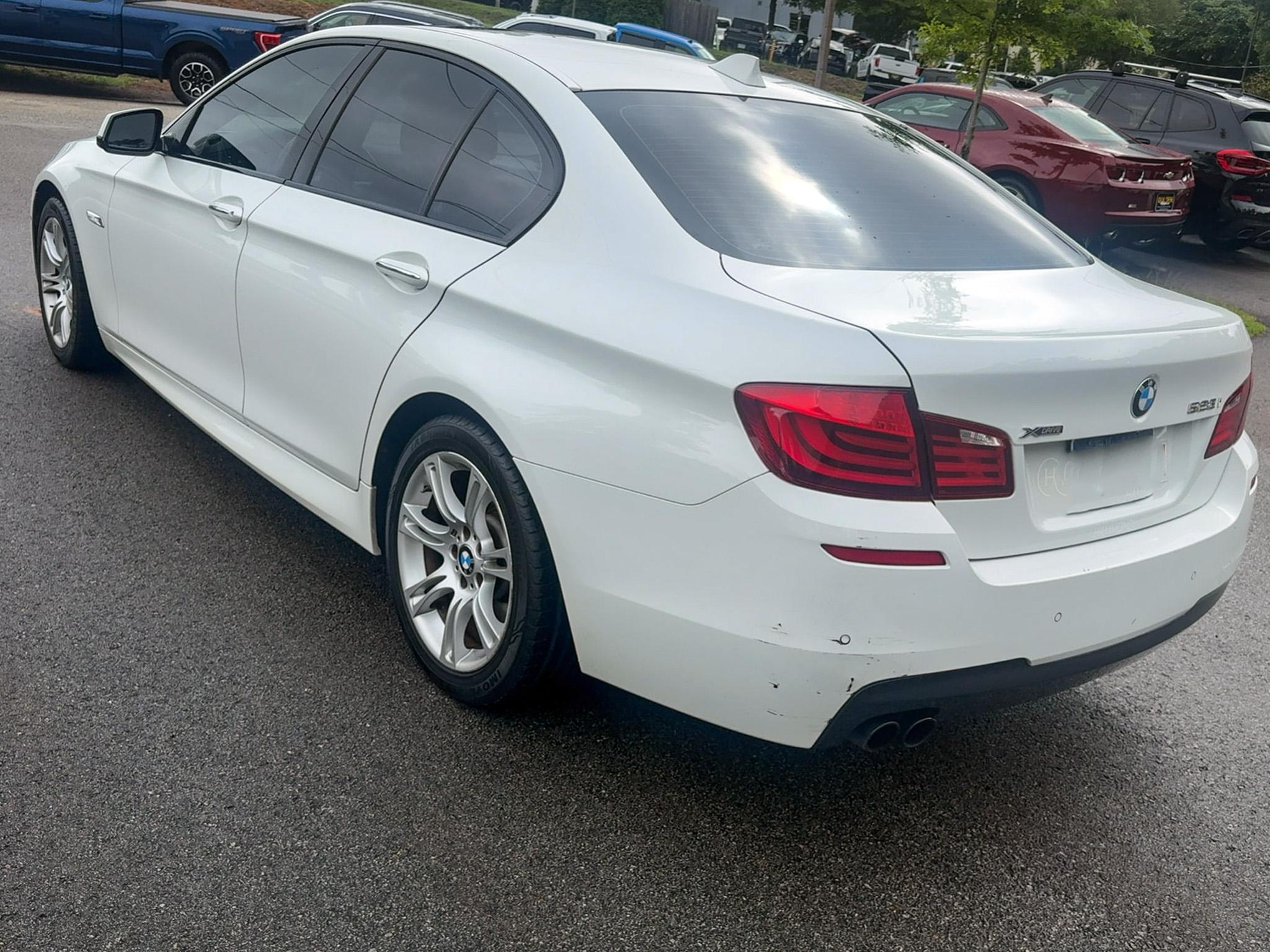 BMW 5 Series 4dr Sdn 528i xDrive AWD 2013