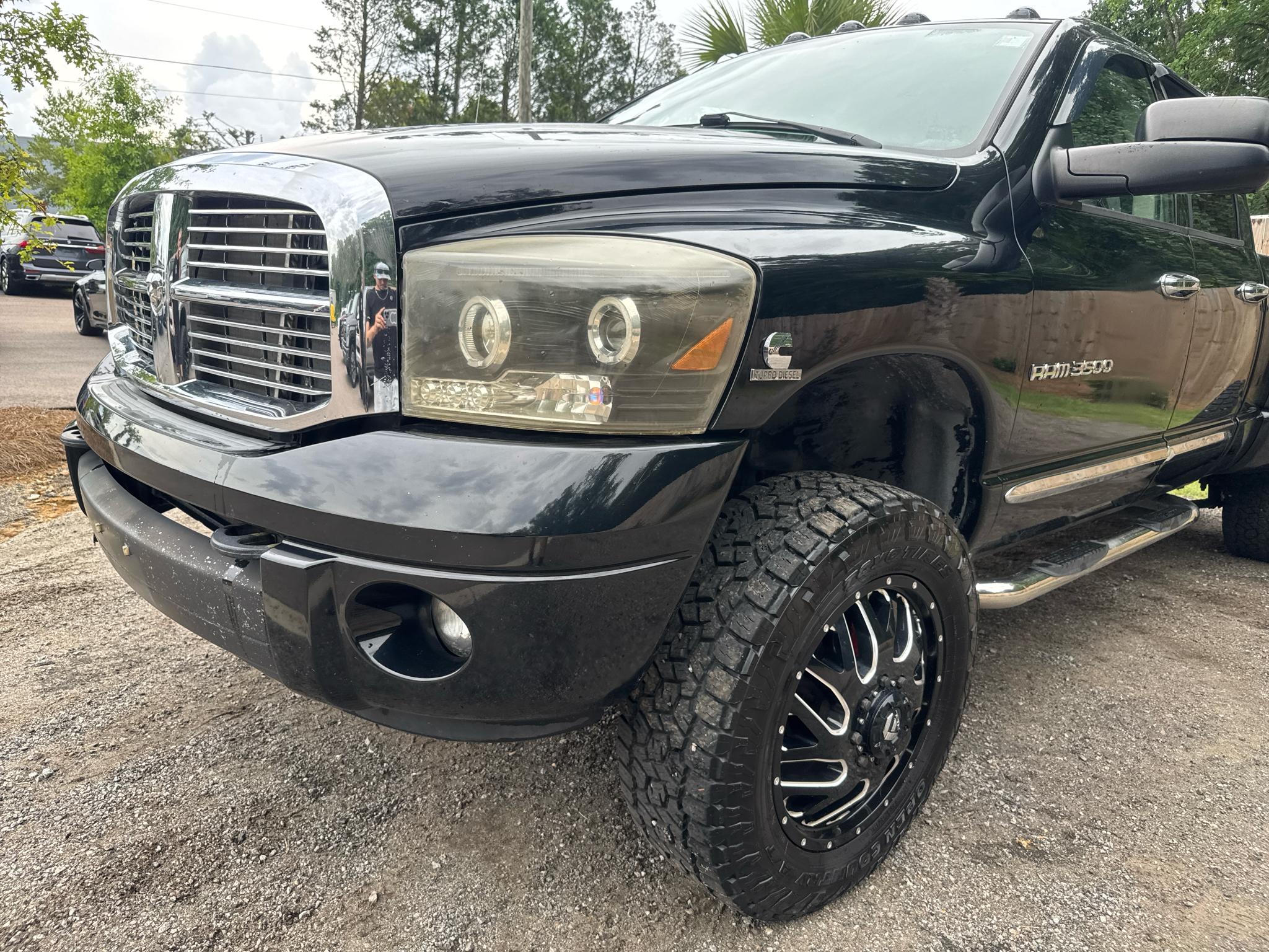 Dodge Ram 3500 4dr Quad Cab 160.5 DRW 4WD Laramie 2006