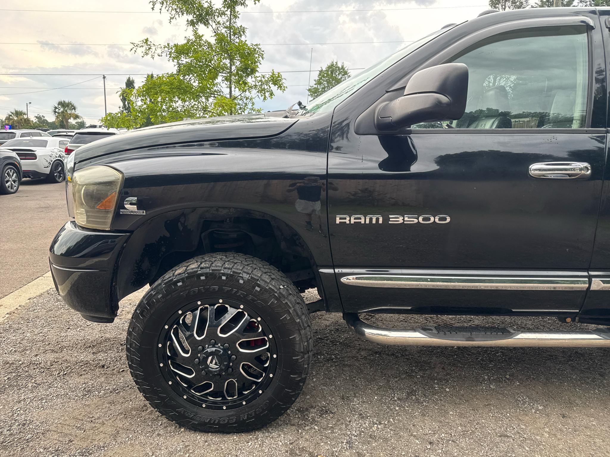 Dodge Ram 3500 4dr Quad Cab 160.5 DRW 4WD Laramie 2006