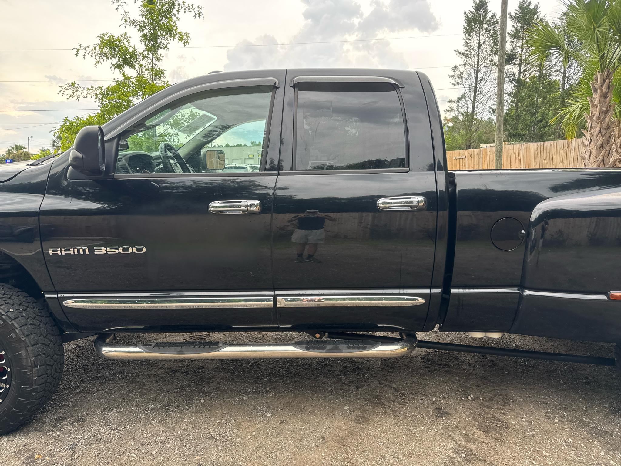Dodge Ram 3500 4dr Quad Cab 160.5 DRW 4WD Laramie 2006