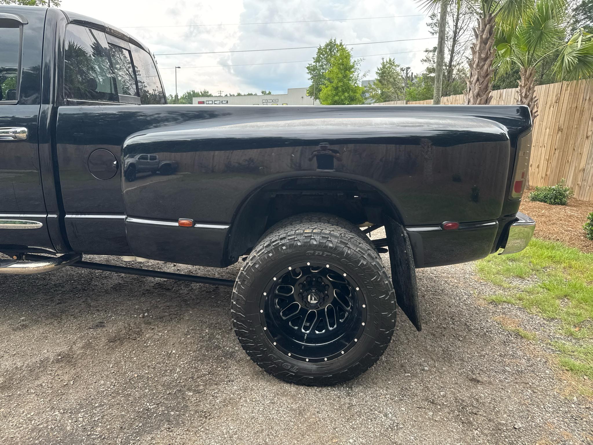 Dodge Ram 3500 4dr Quad Cab 160.5 DRW 4WD Laramie 2006