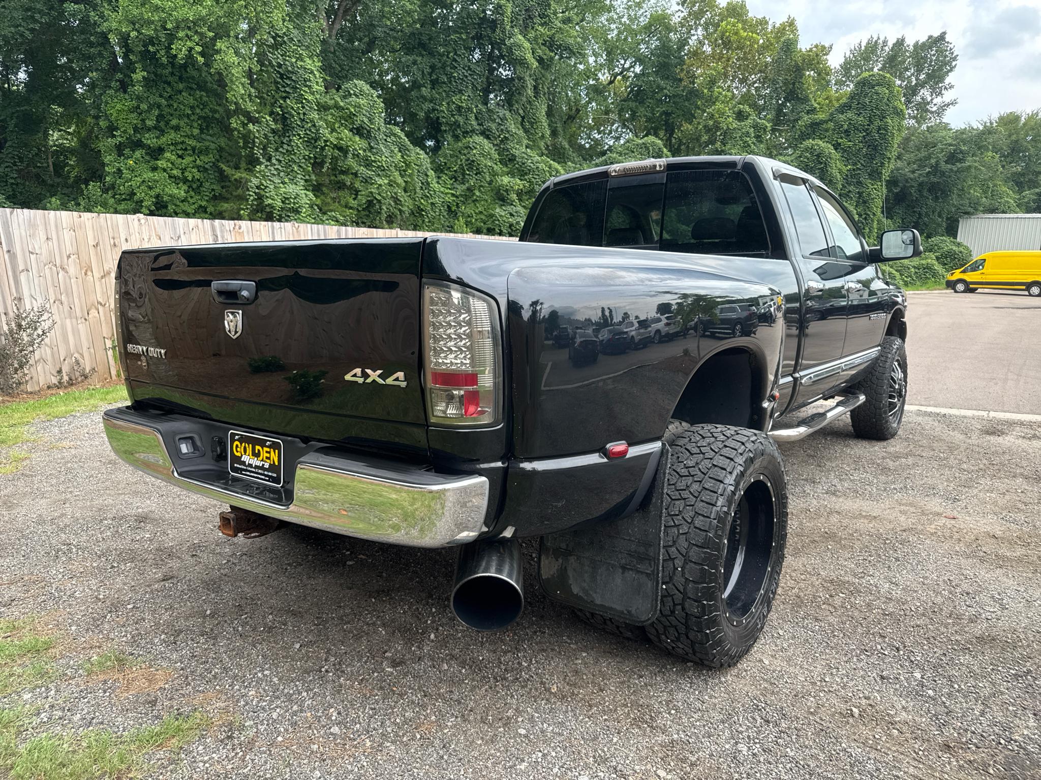 Dodge Ram 3500 4dr Quad Cab 160.5 DRW 4WD Laramie 2006