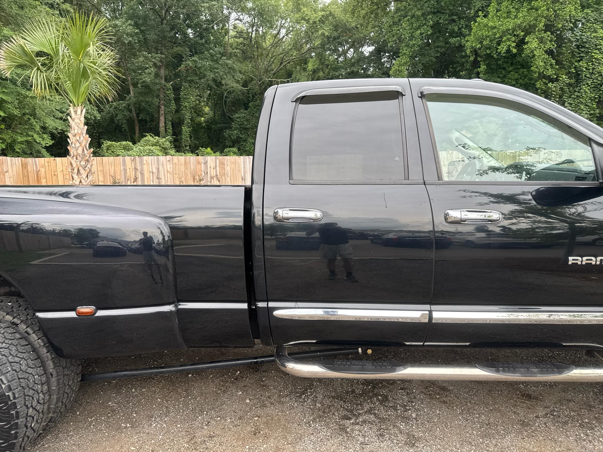 Dodge Ram 3500 4dr Quad Cab 160.5 DRW 4WD Laramie 2006