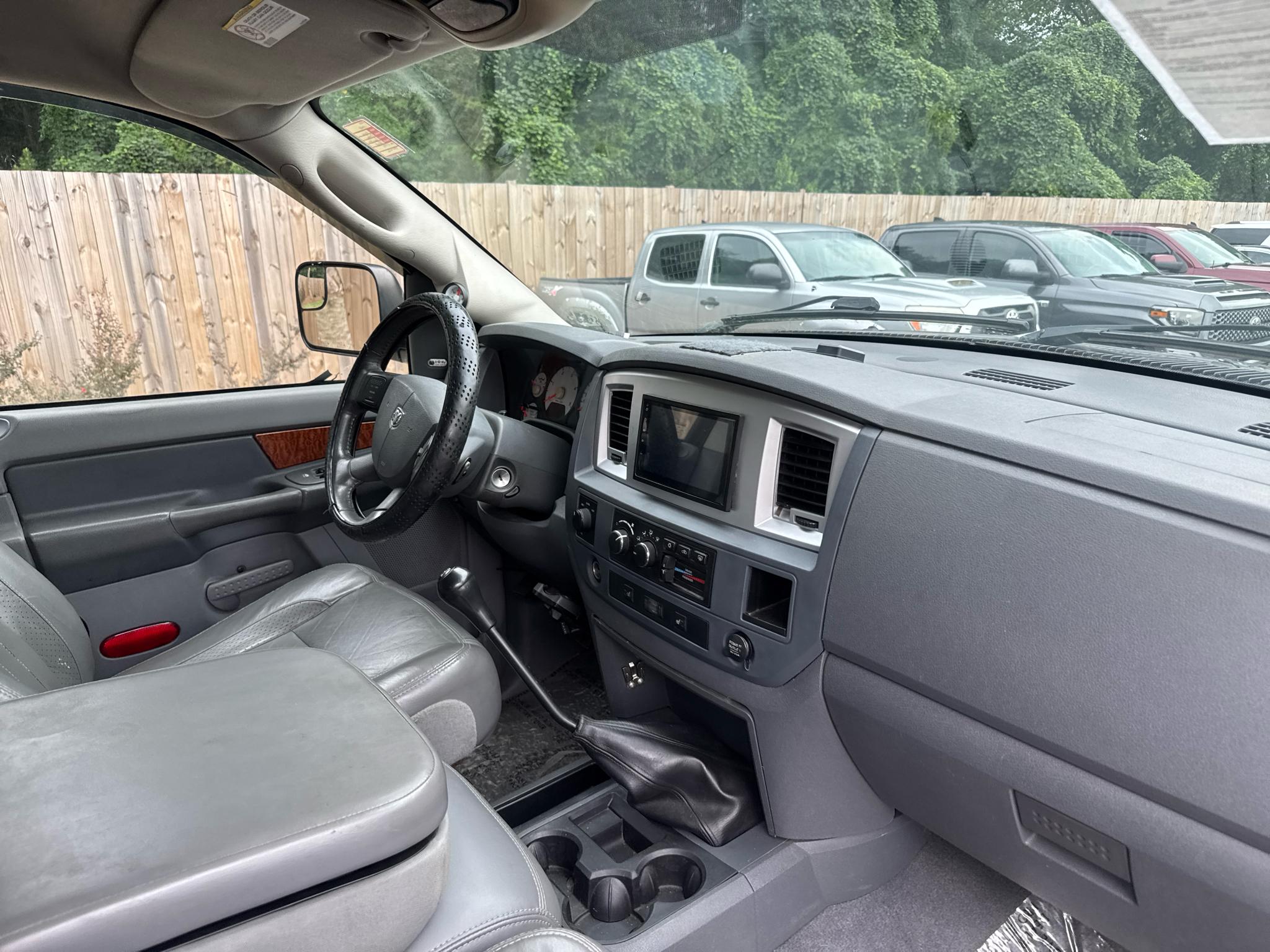 Dodge Ram 3500 4dr Quad Cab 160.5 DRW 4WD Laramie 2006