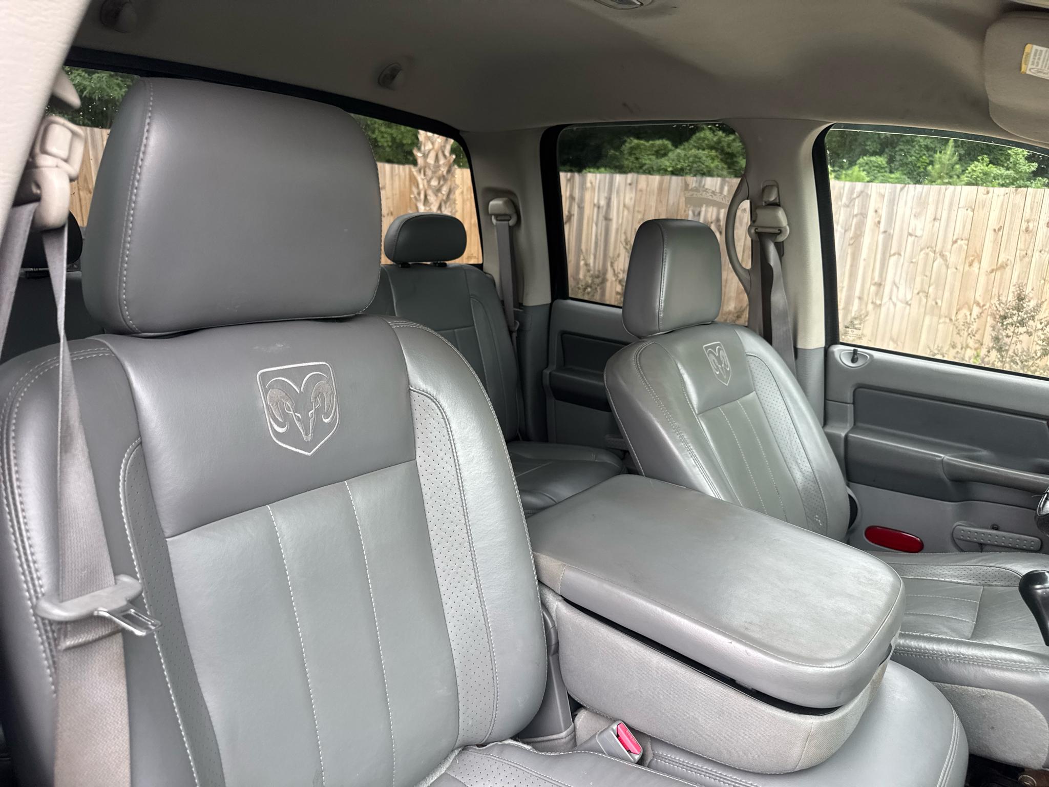 Dodge Ram 3500 4dr Quad Cab 160.5 DRW 4WD Laramie 2006