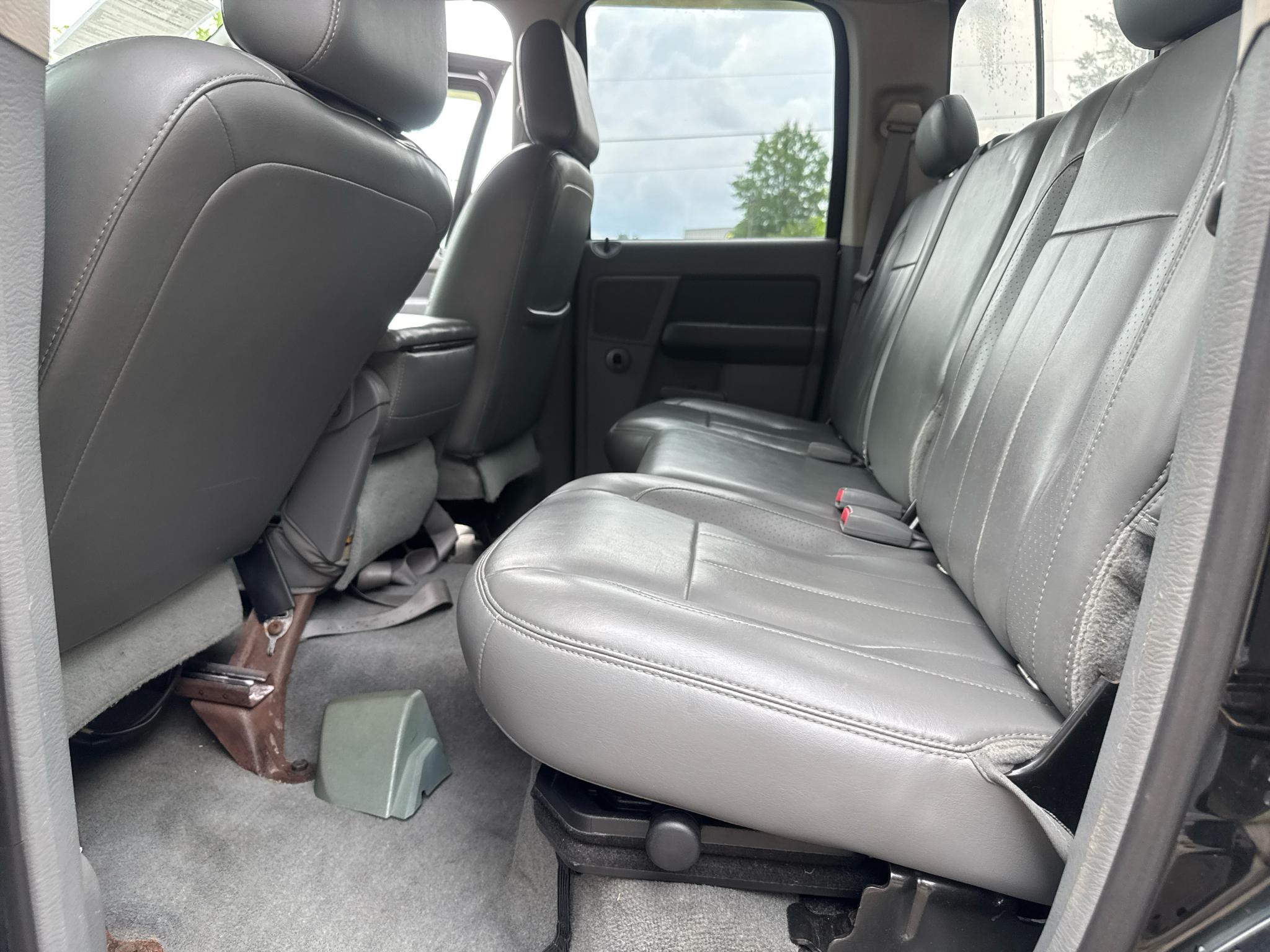 Dodge Ram 3500 4dr Quad Cab 160.5 DRW 4WD Laramie 2006
