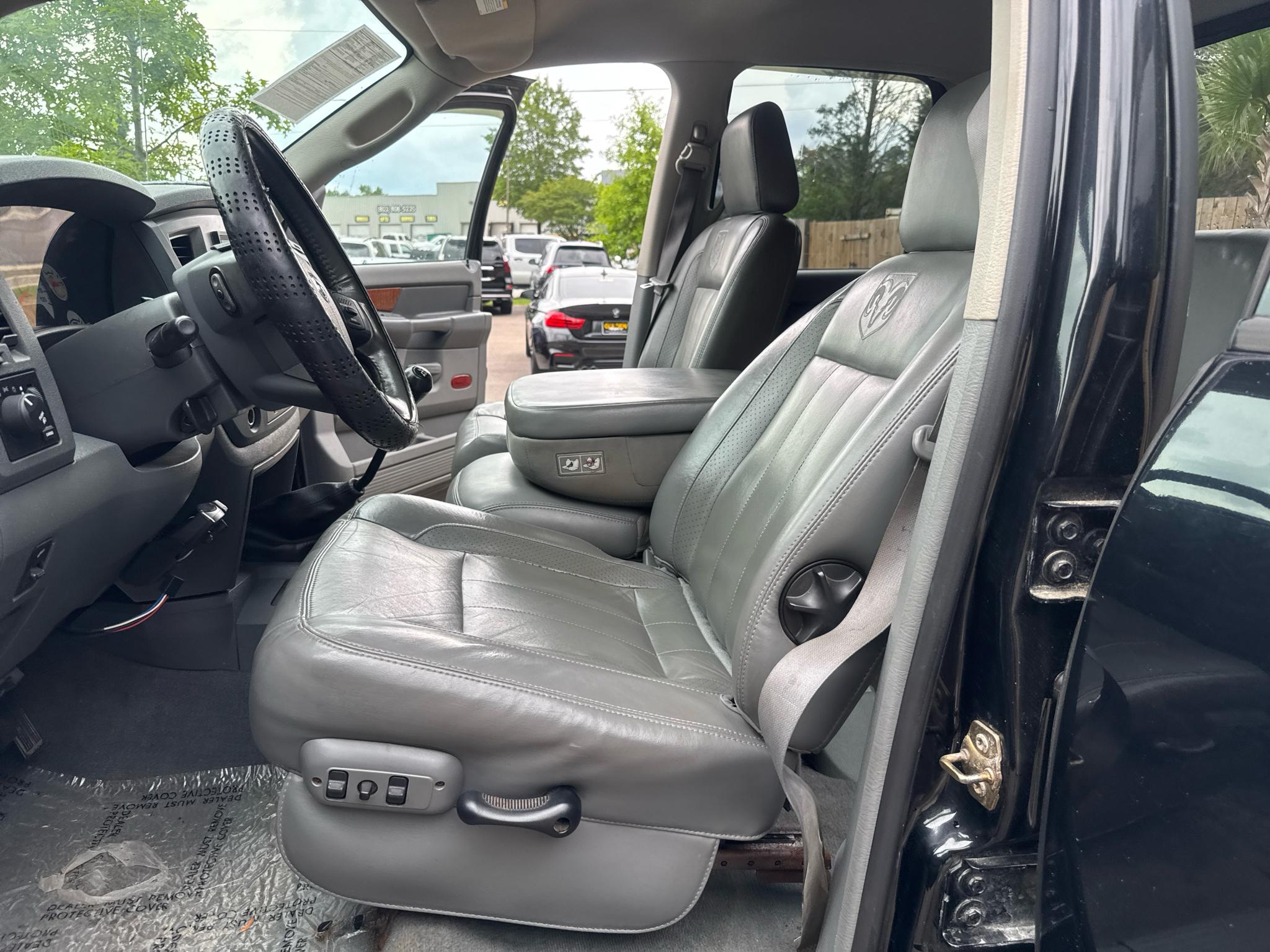 Dodge Ram 3500 4dr Quad Cab 160.5 DRW 4WD Laramie 2006