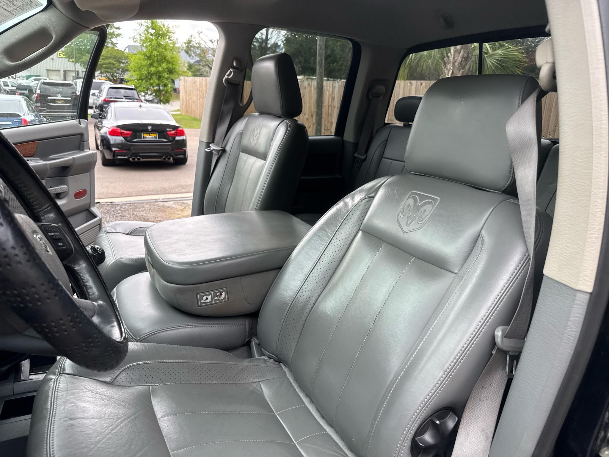 Dodge Ram 3500 4dr Quad Cab 160.5 DRW 4WD Laramie 2006