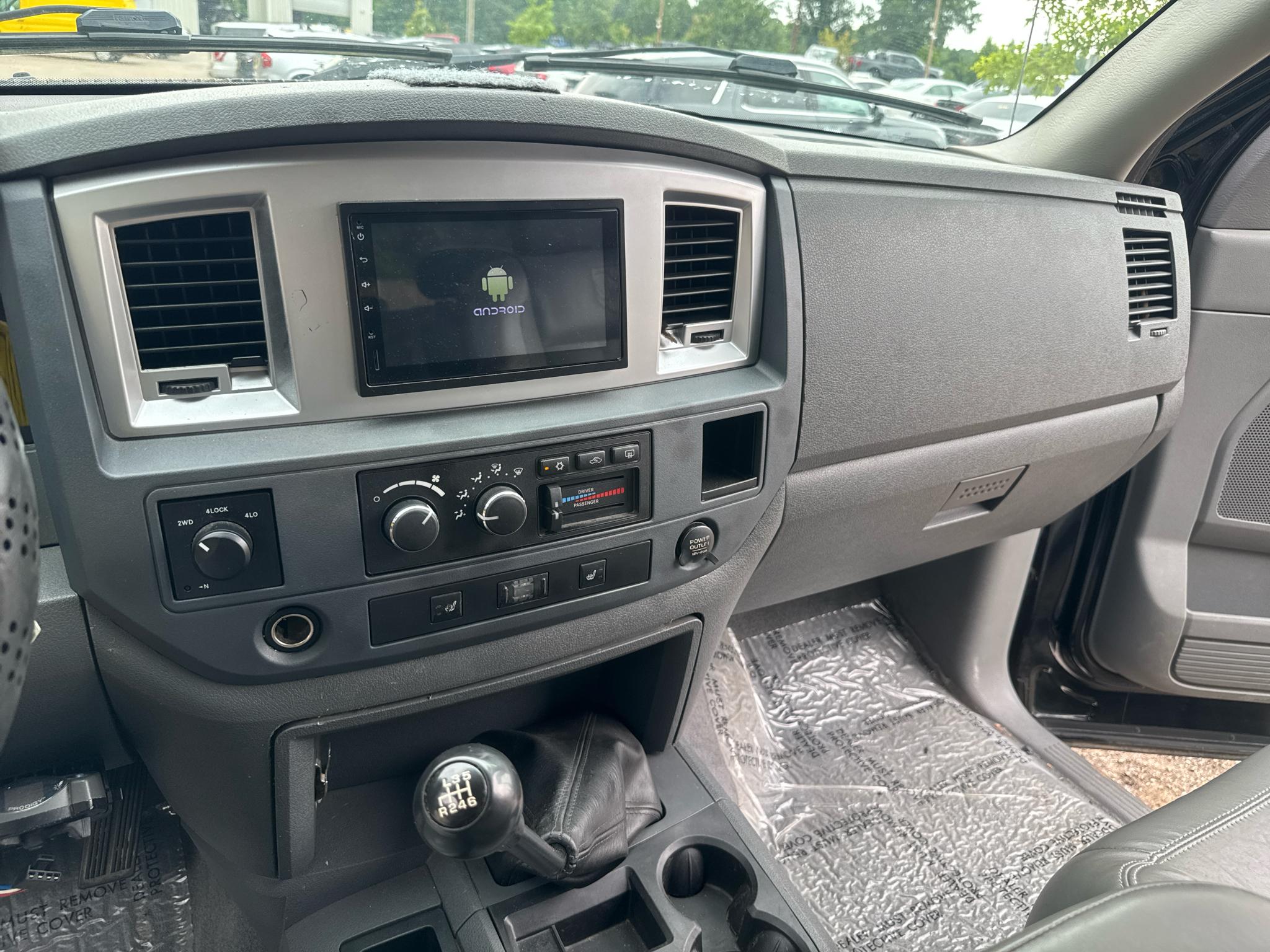 Dodge Ram 3500 4dr Quad Cab 160.5 DRW 4WD Laramie 2006