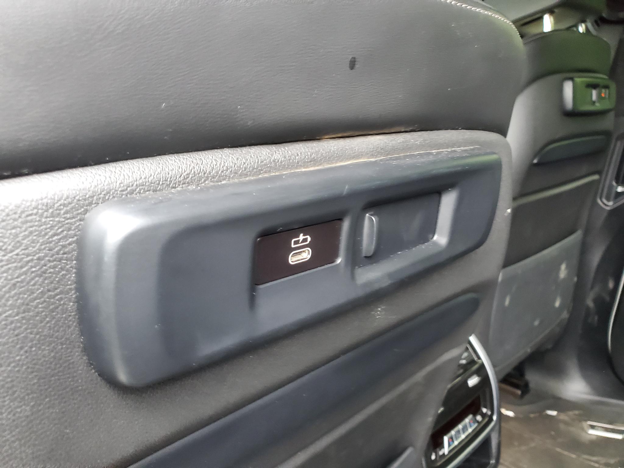 BMW X7 xDrive40i Sports Activity Vehicle 2022