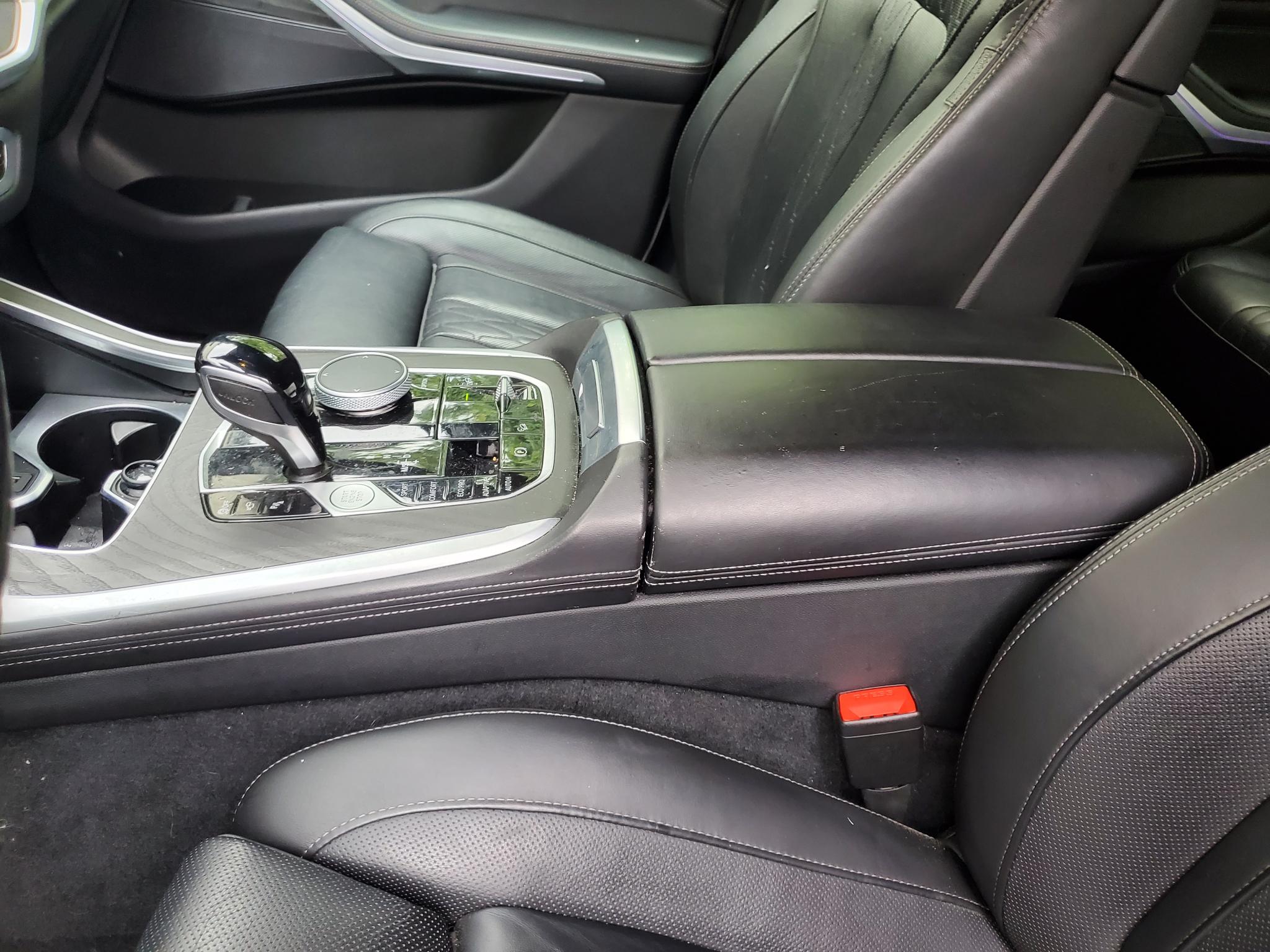 BMW X7 xDrive40i Sports Activity Vehicle 2022