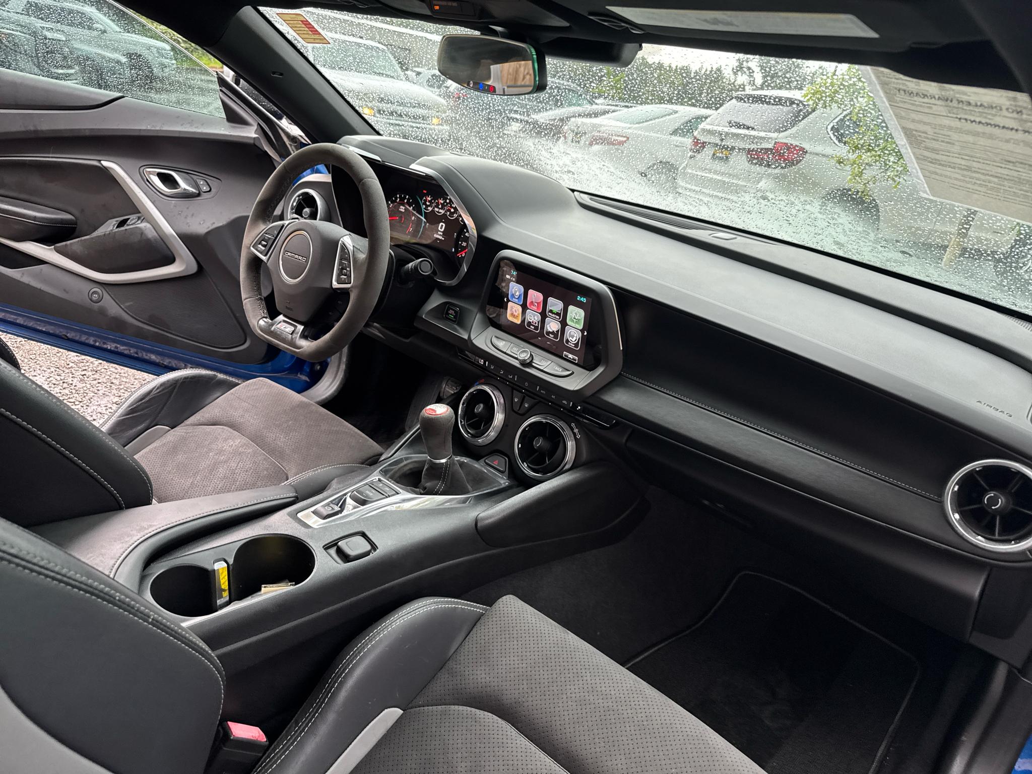 Chevrolet Camaro 2dr Cpe 1SS 2017