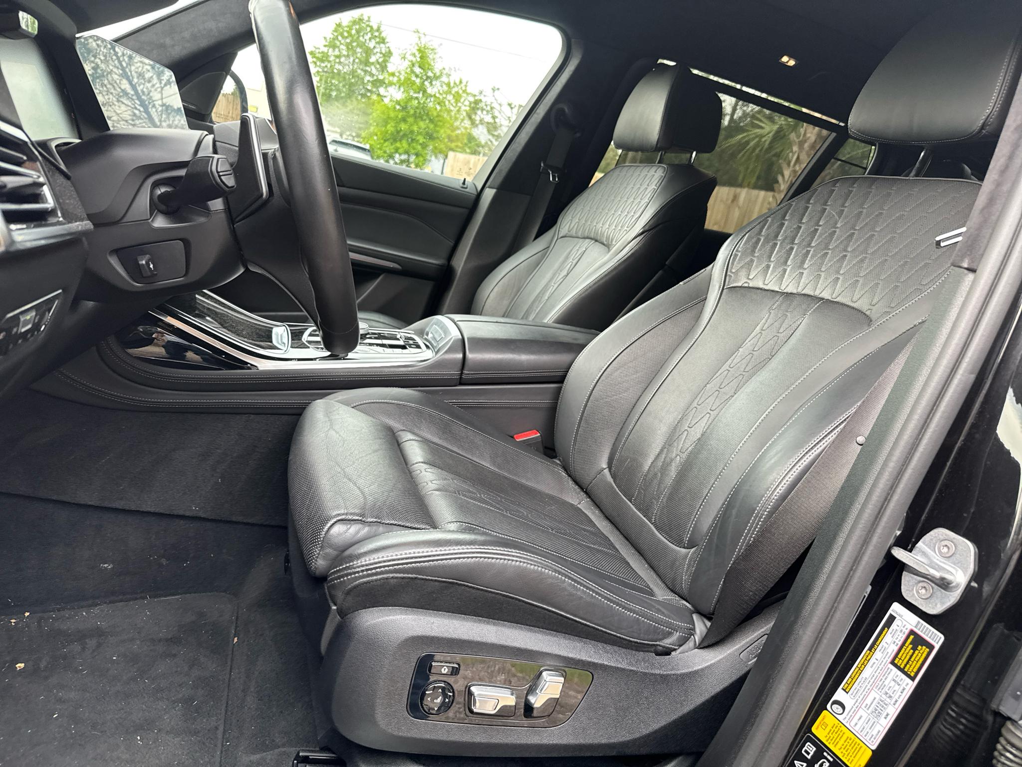 BMW X7 xDrive50i Sports Activity Vehicle 2019