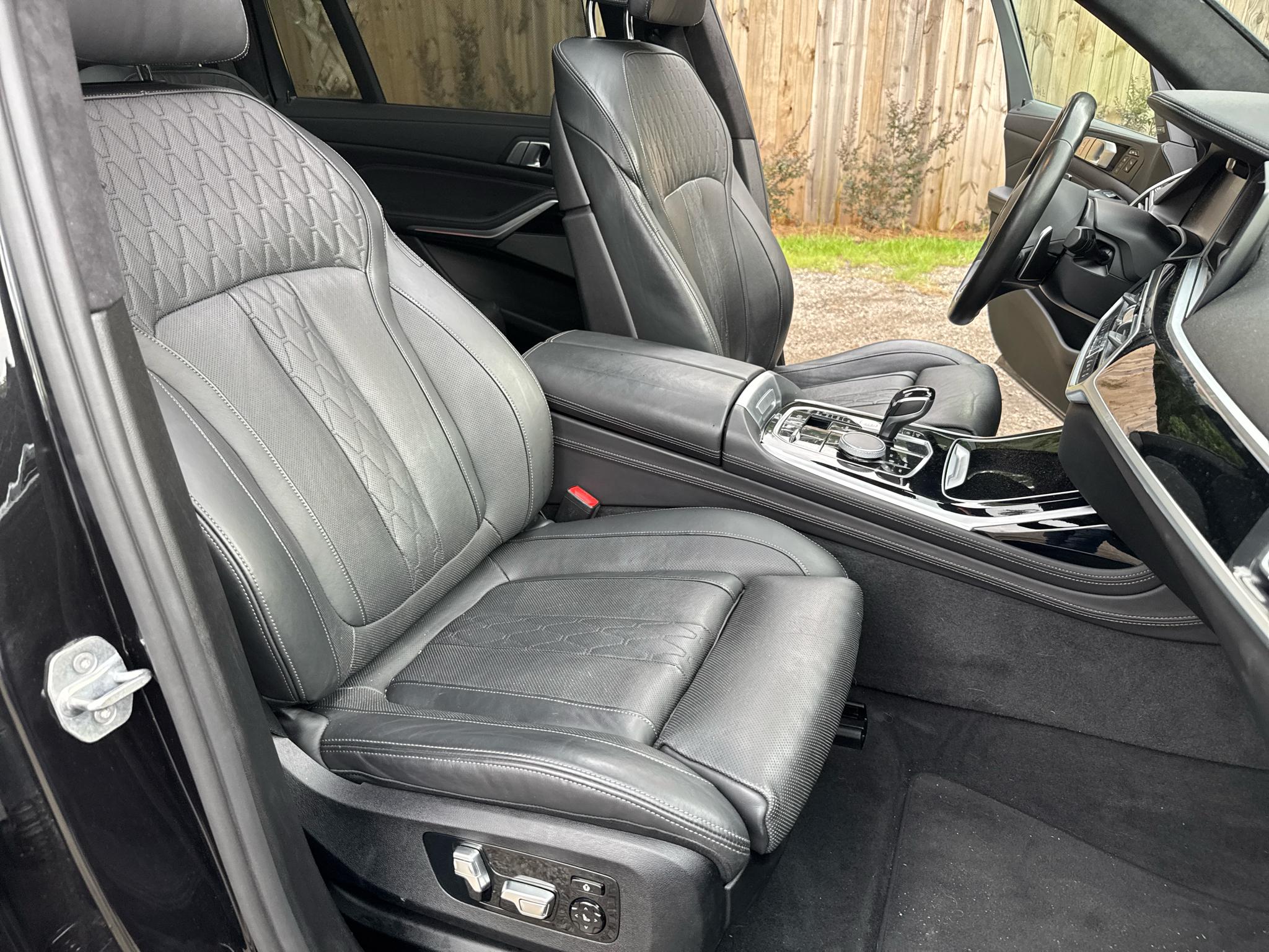 BMW X7 xDrive50i Sports Activity Vehicle 2019