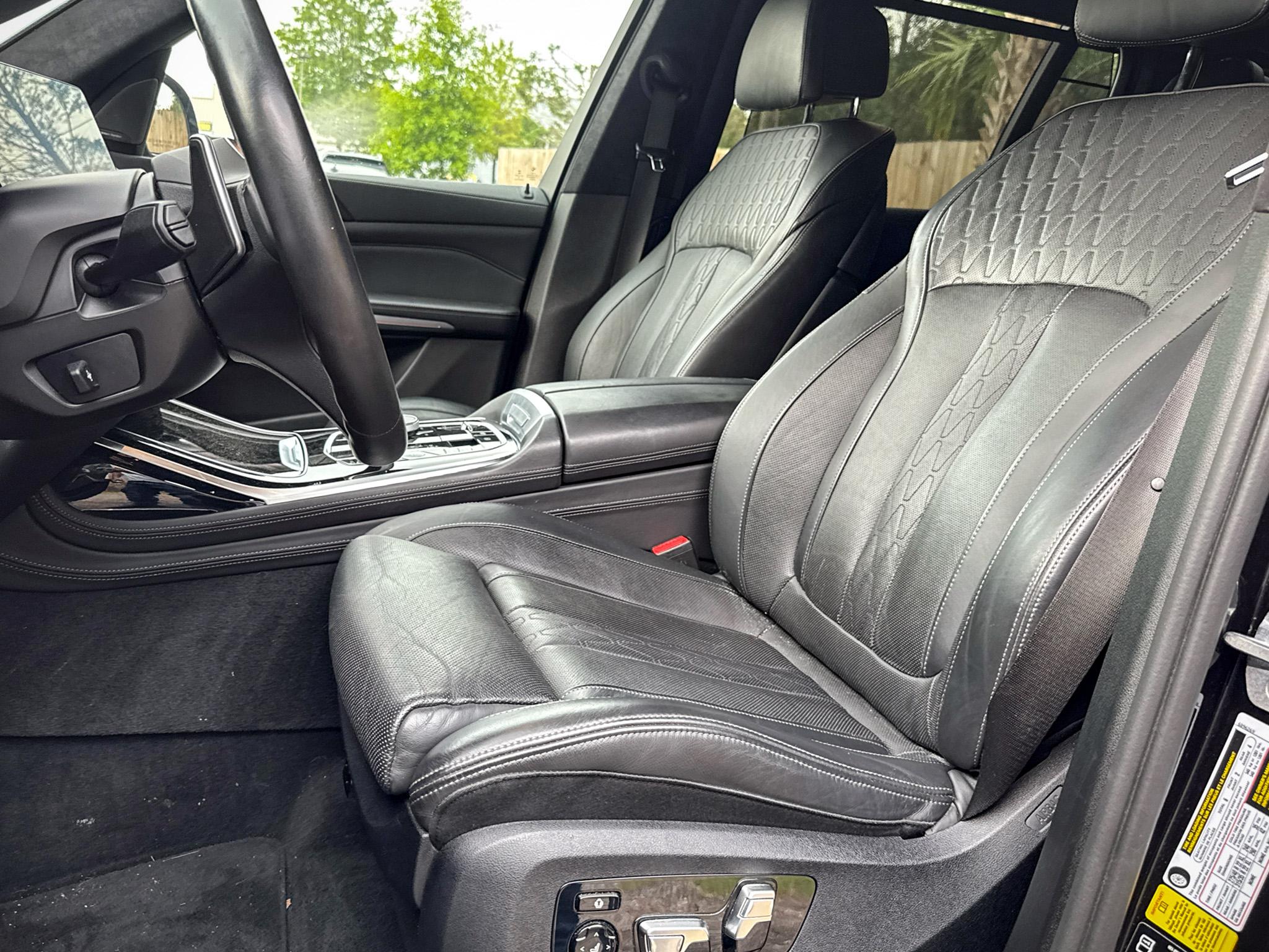 BMW X7 xDrive50i Sports Activity Vehicle 2019