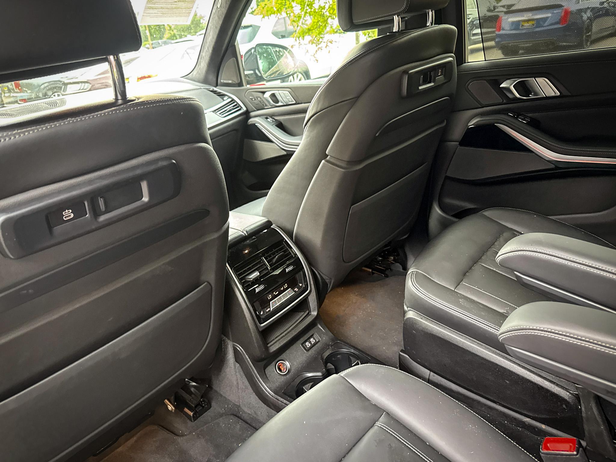 BMW X7 xDrive50i Sports Activity Vehicle 2019
