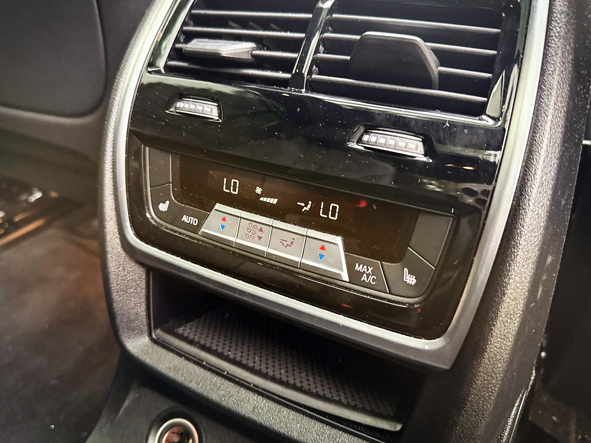 BMW X7 xDrive50i Sports Activity Vehicle 2019
