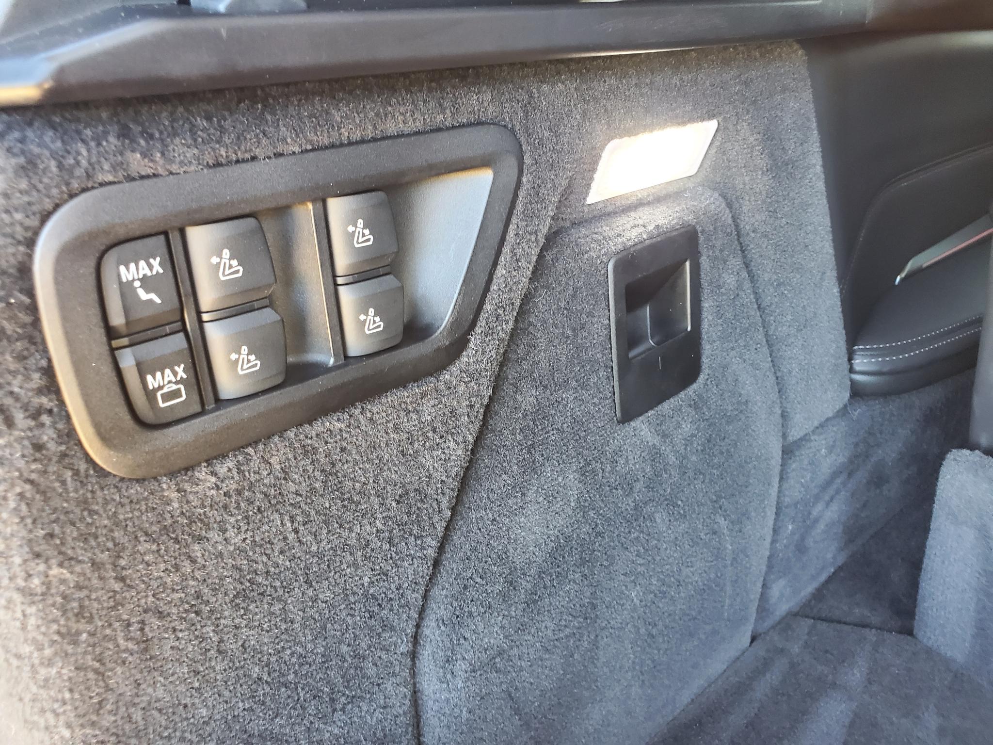 BMW X7 xDrive50i Sports Activity Vehicle 2019