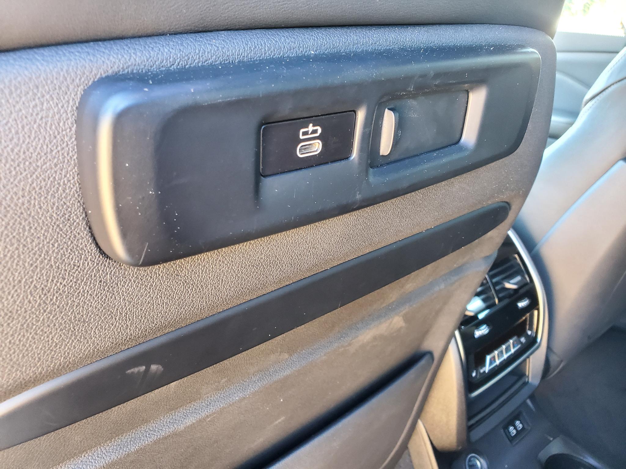 BMW X7 xDrive50i Sports Activity Vehicle 2019