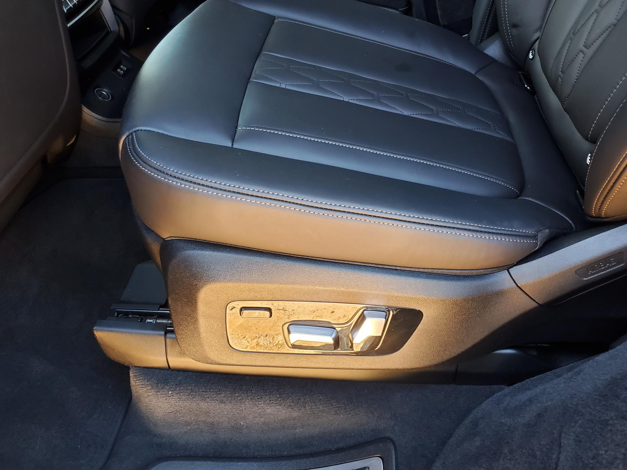 BMW X7 xDrive50i Sports Activity Vehicle 2019