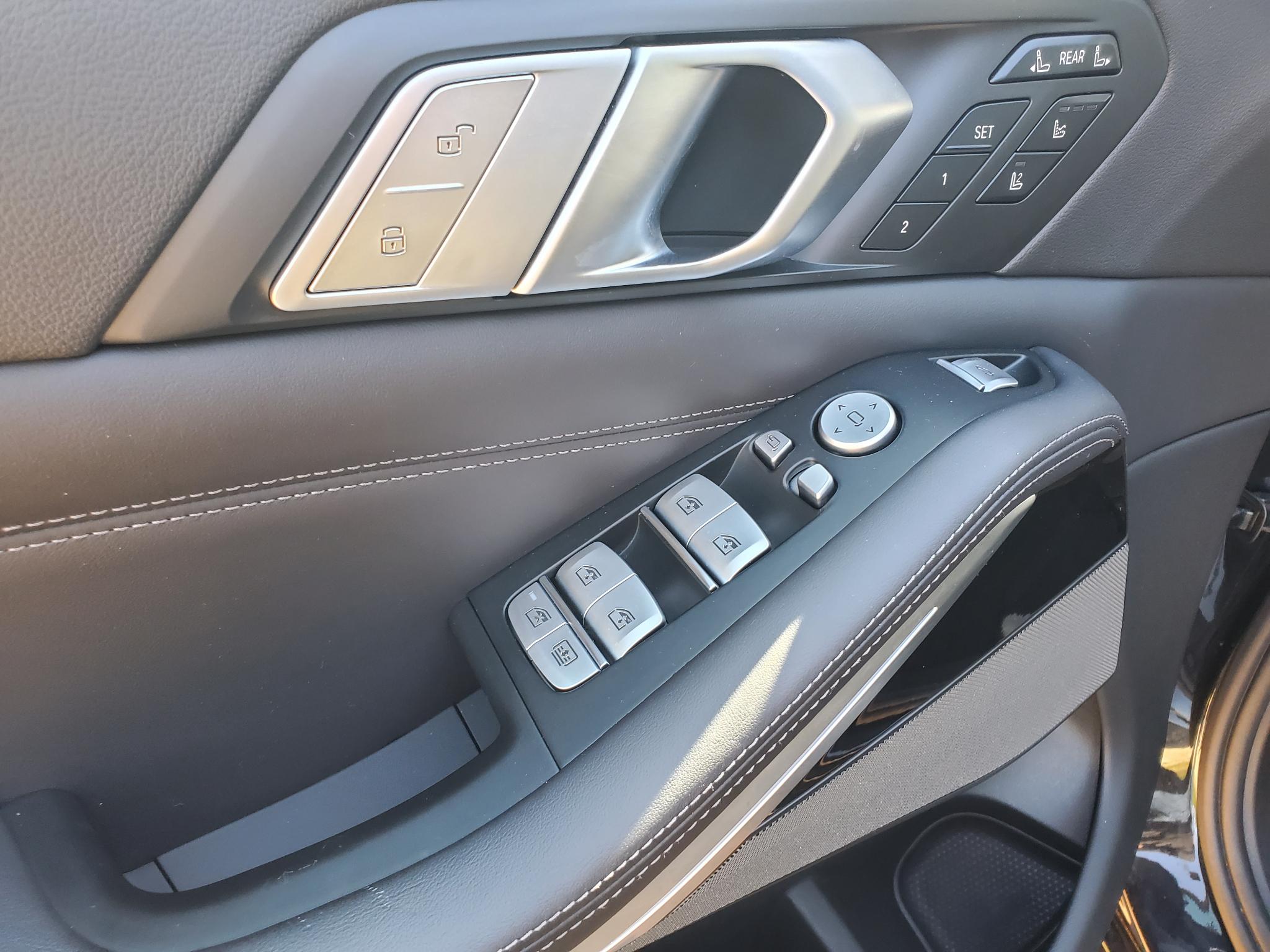 BMW X7 xDrive50i Sports Activity Vehicle 2019
