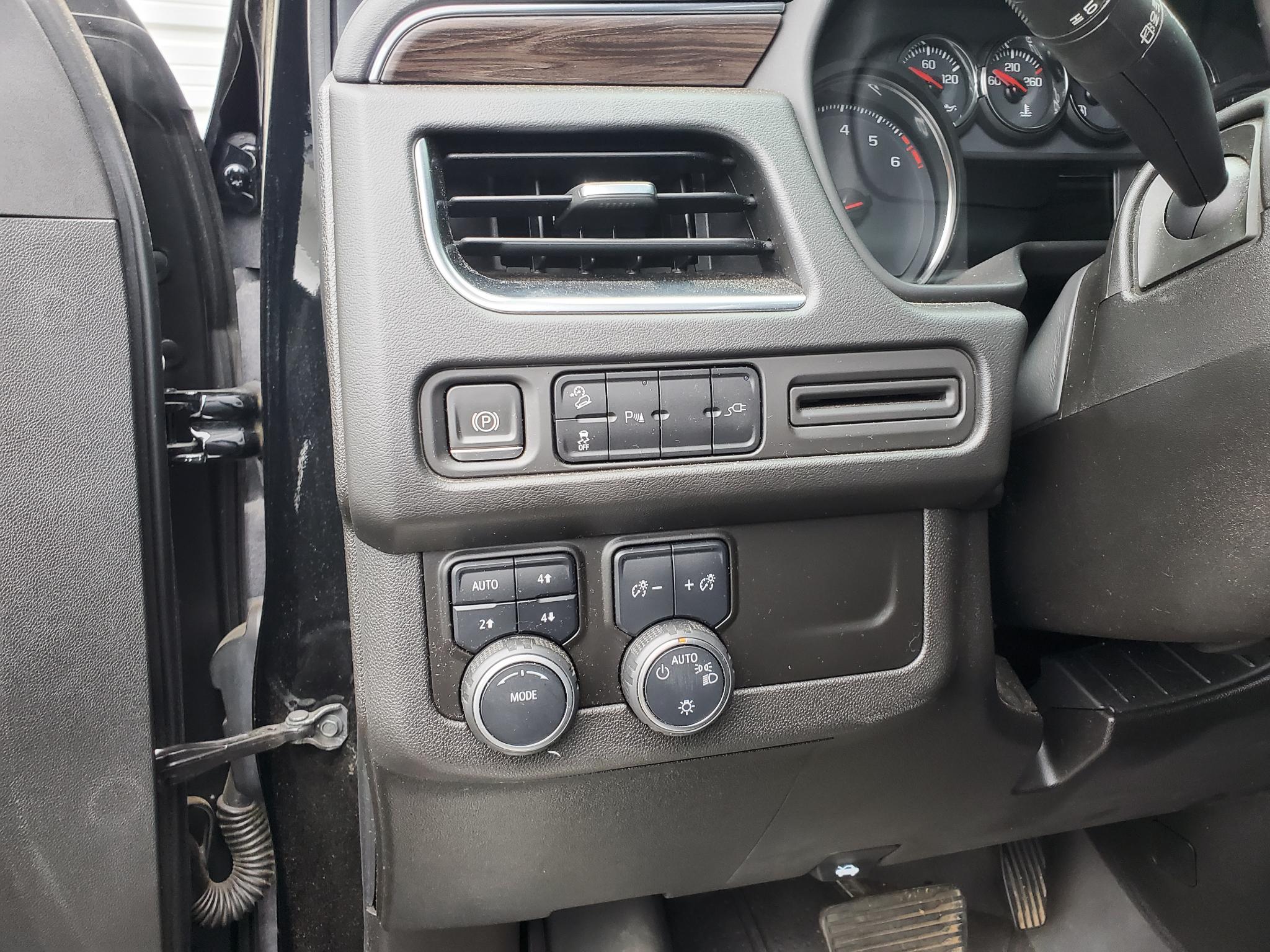 Chevrolet Suburban 4WD 4dr Z71 2021