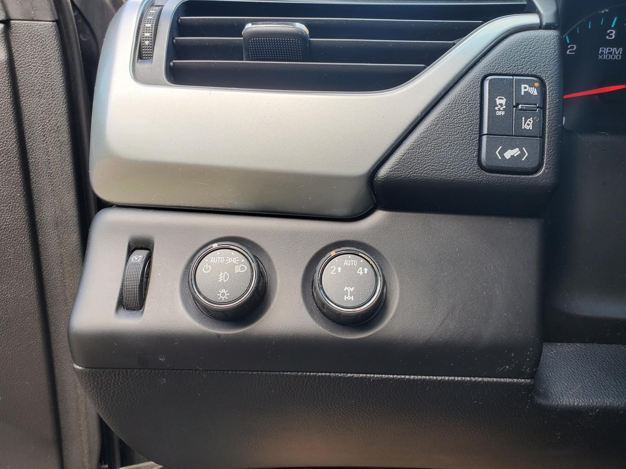 Chevrolet Tahoe 4WD 4dr LTZ 2015