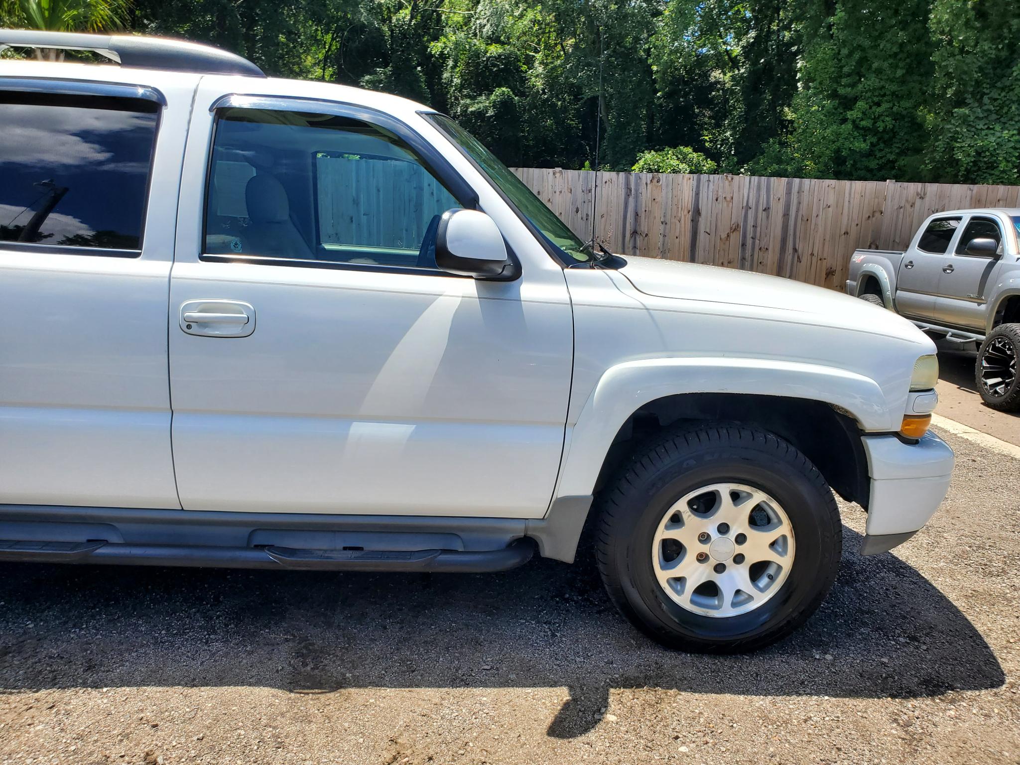 Chevrolet Suburban 4dr 1500 4WD Z71 2003