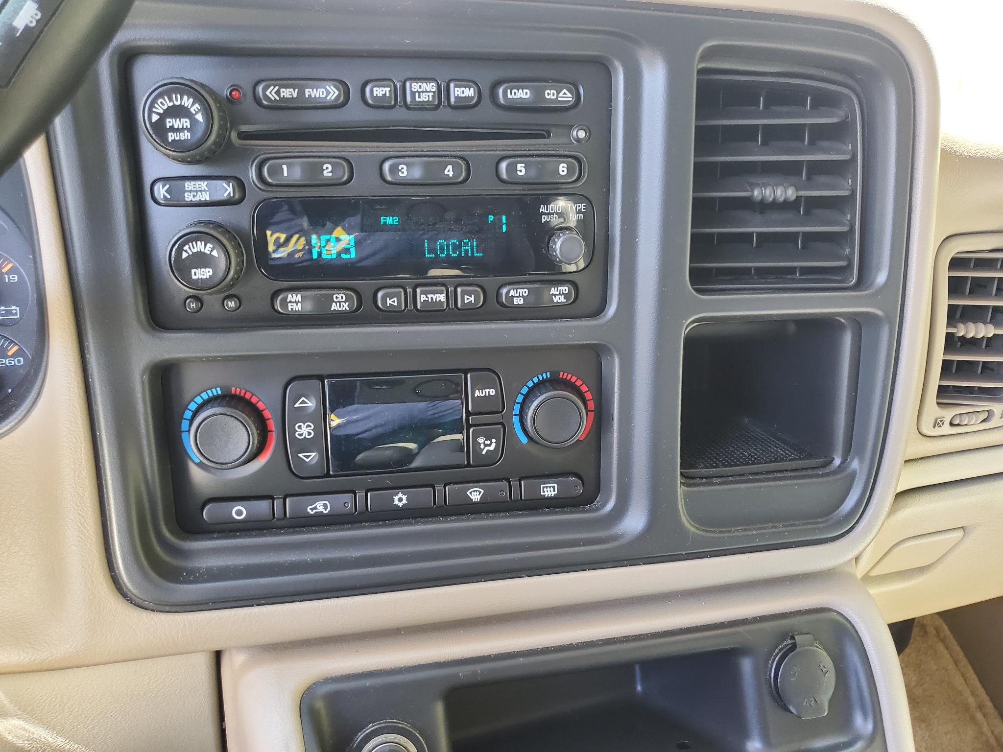 Chevrolet Suburban 4dr 1500 4WD Z71 2003