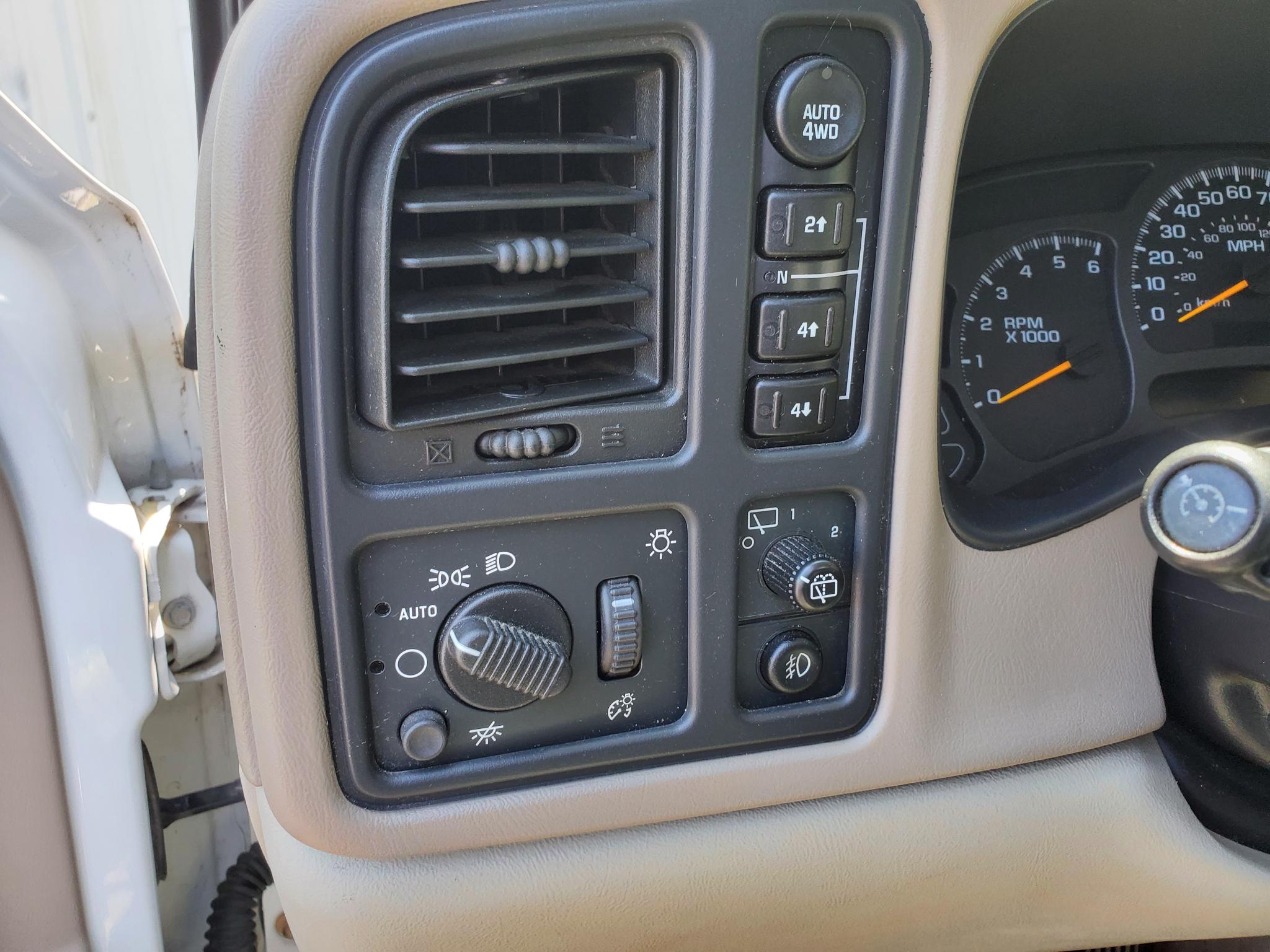 Chevrolet Suburban 4dr 1500 4WD Z71 2003