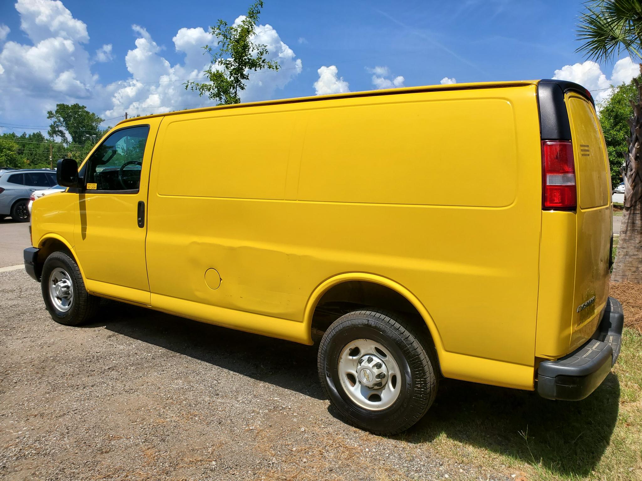 Chevrolet Express Cargo Van RWD 2500 135" 2021