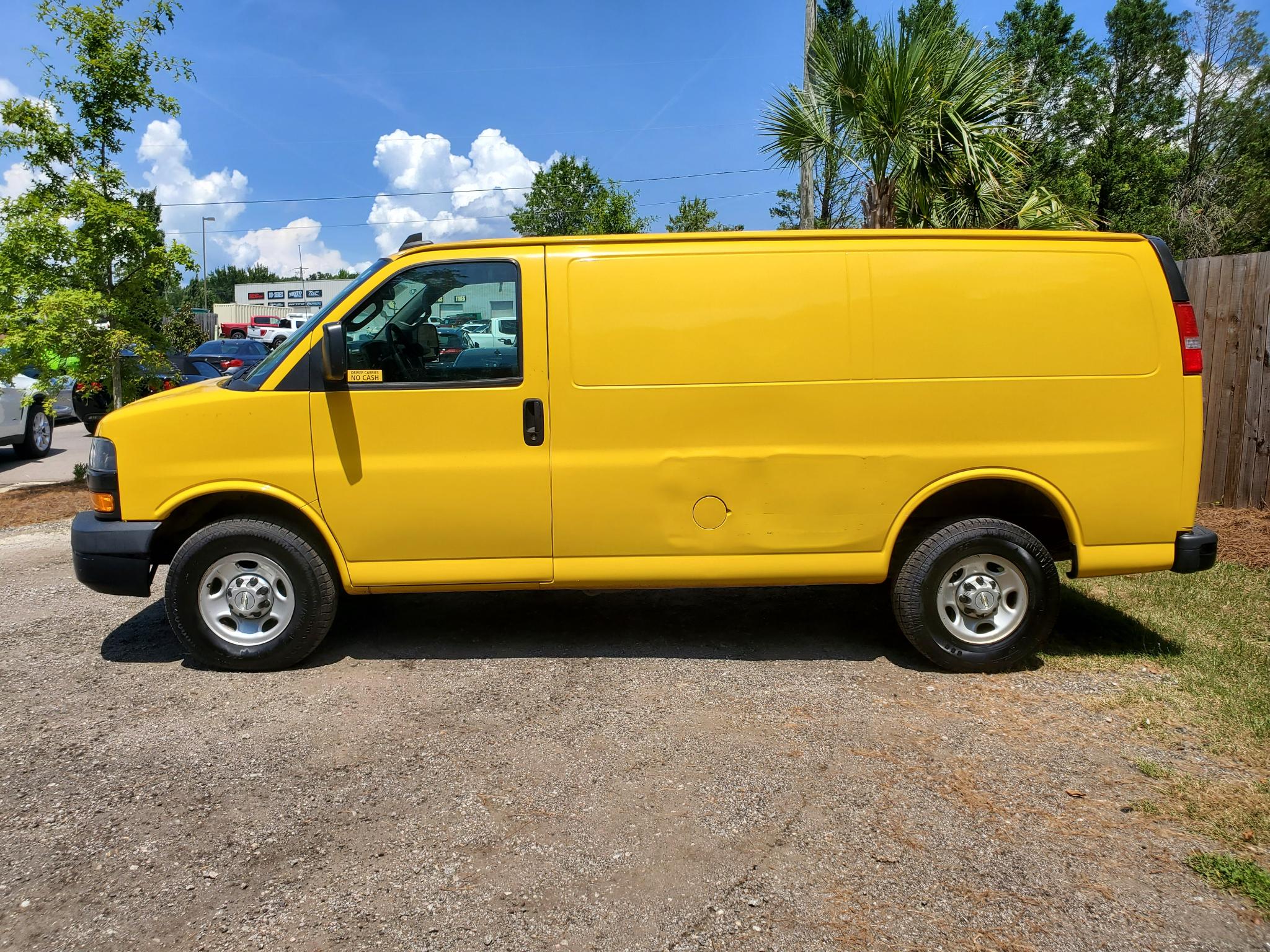 Chevrolet Express Cargo Van RWD 2500 135" 2021