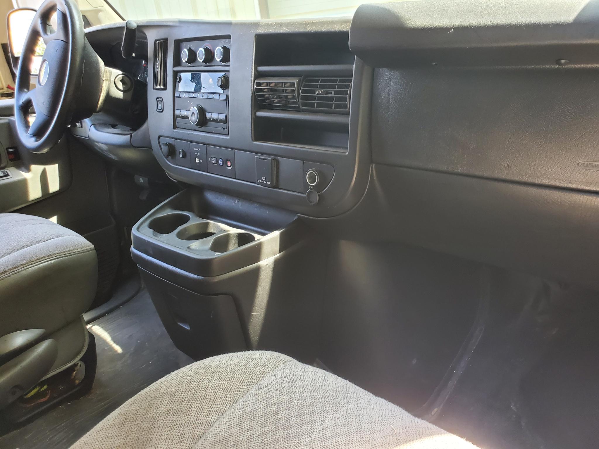 Chevrolet Express Cargo Van RWD 2500 135" 2021