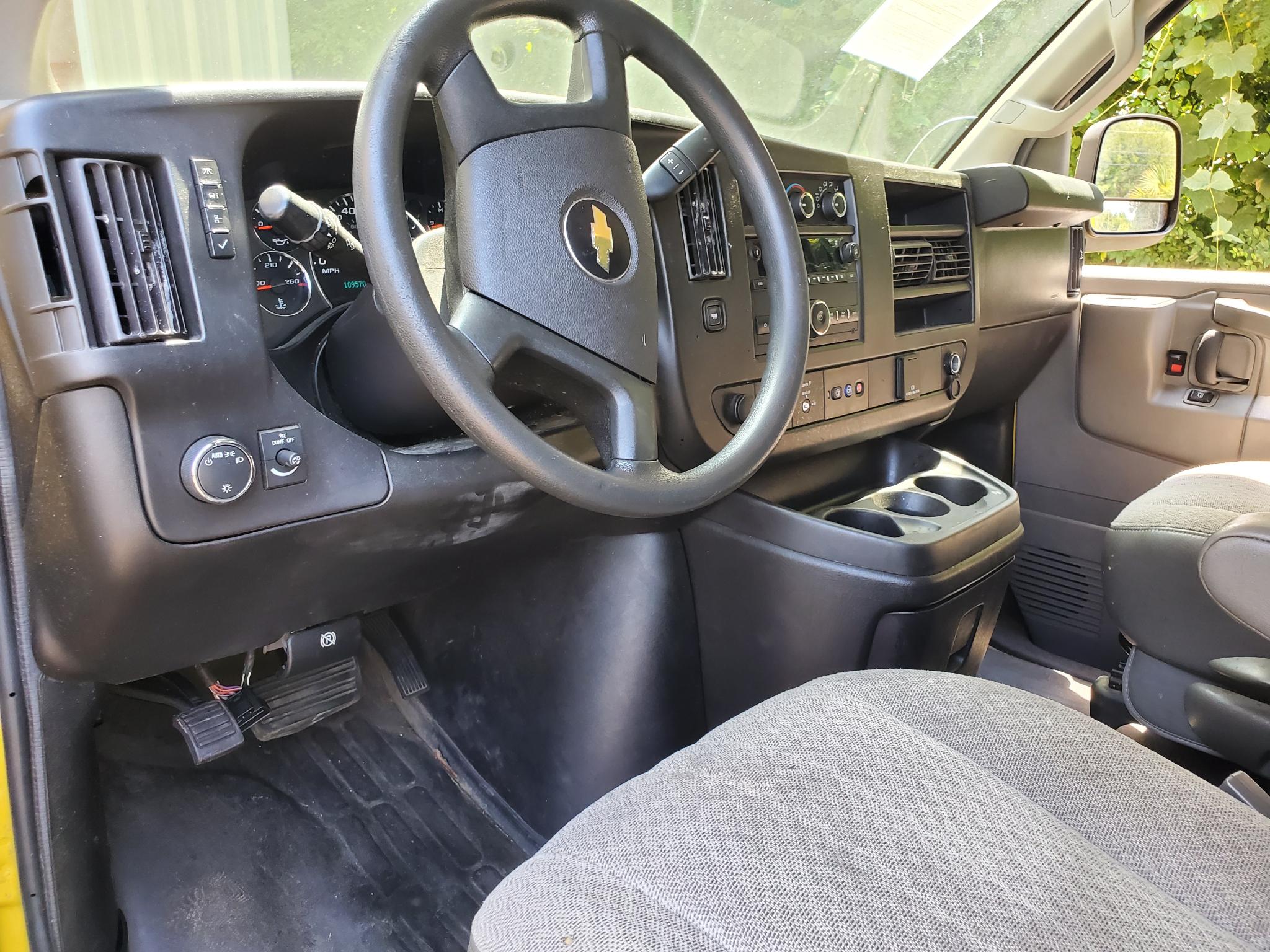 Chevrolet Express Cargo Van RWD 2500 135" 2021