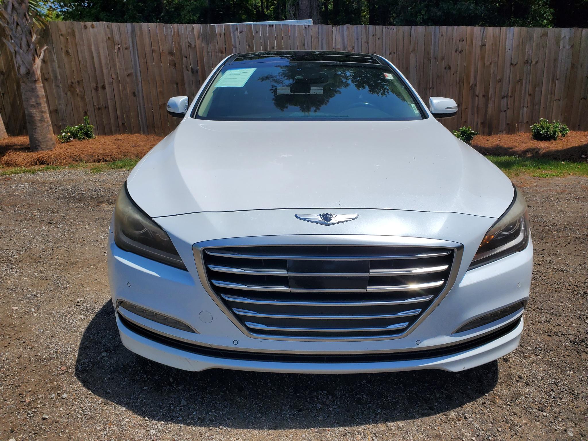 Hyundai Genesis 4dr Sdn V8 5.0L RWD 2015