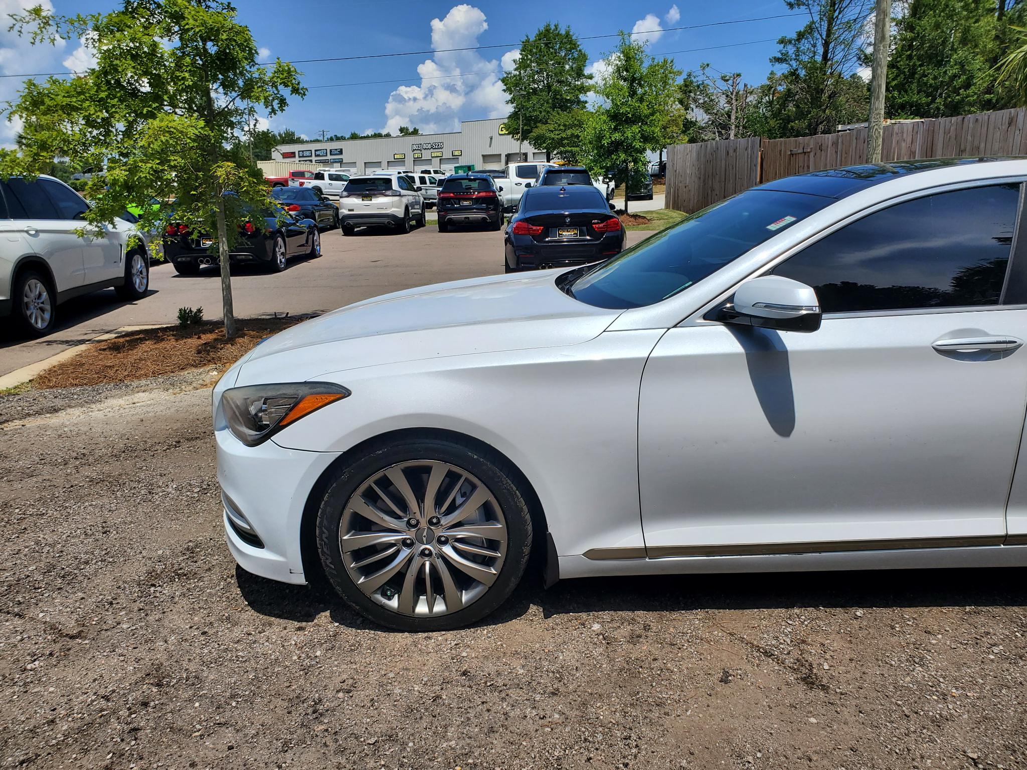 Hyundai Genesis 4dr Sdn V8 5.0L RWD 2015
