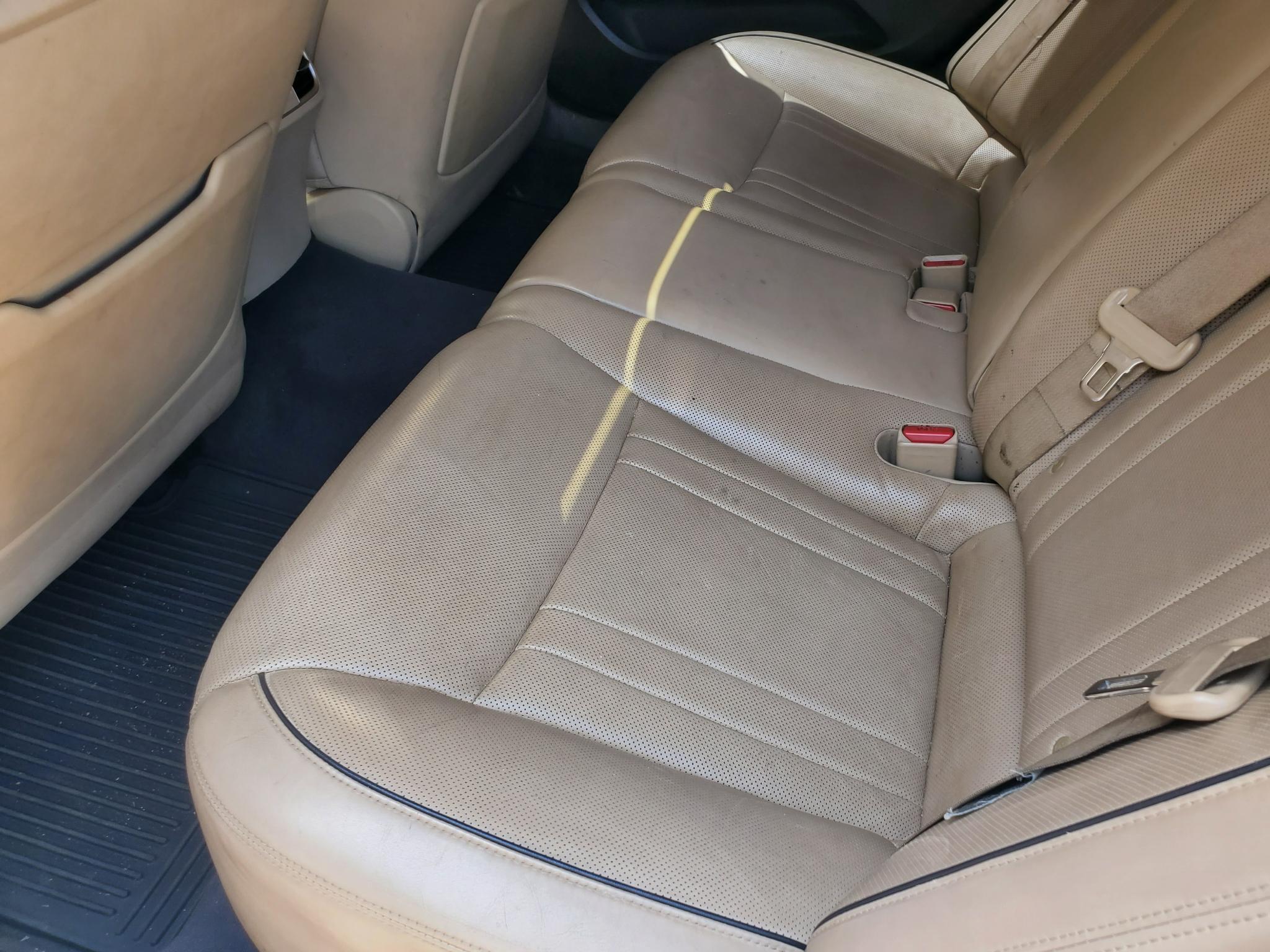 Hyundai Genesis 4dr Sdn V8 5.0L RWD 2015