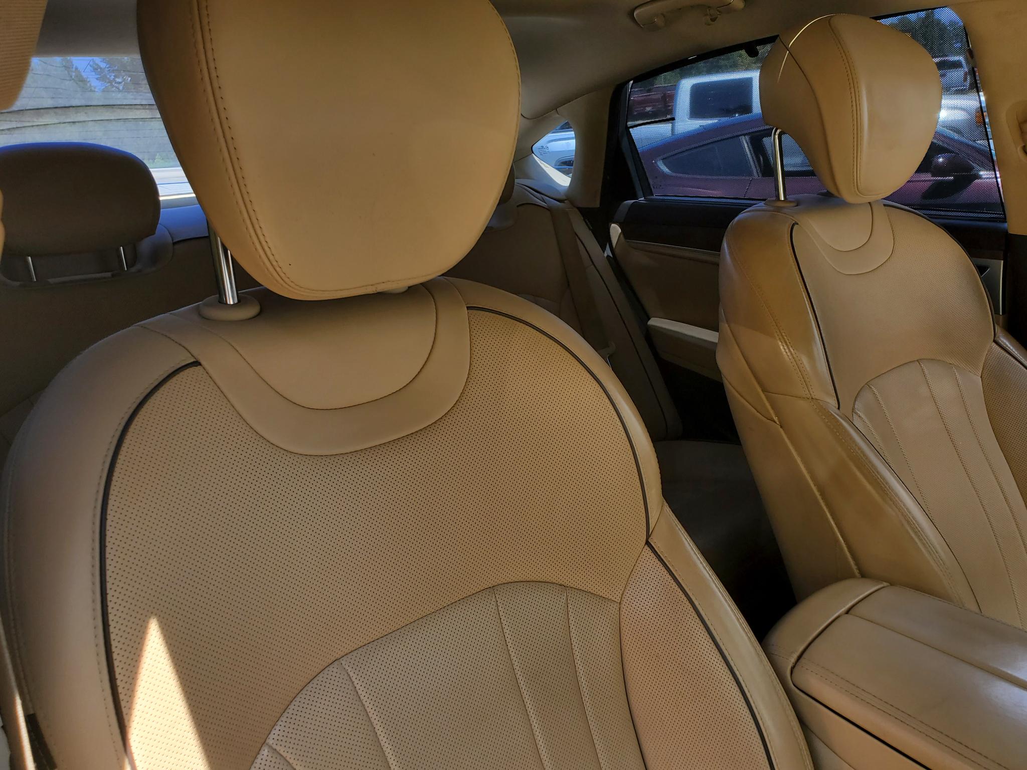 Hyundai Genesis 4dr Sdn V8 5.0L RWD 2015