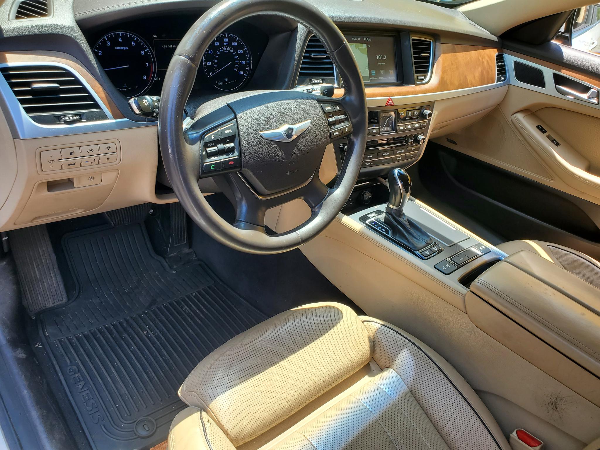 Hyundai Genesis 4dr Sdn V8 5.0L RWD 2015