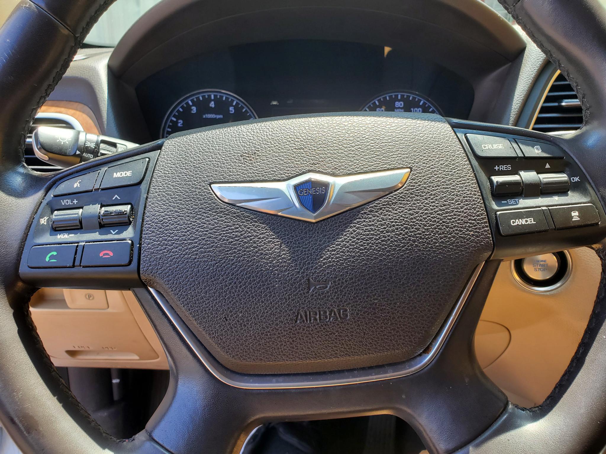 Hyundai Genesis 4dr Sdn V8 5.0L RWD 2015