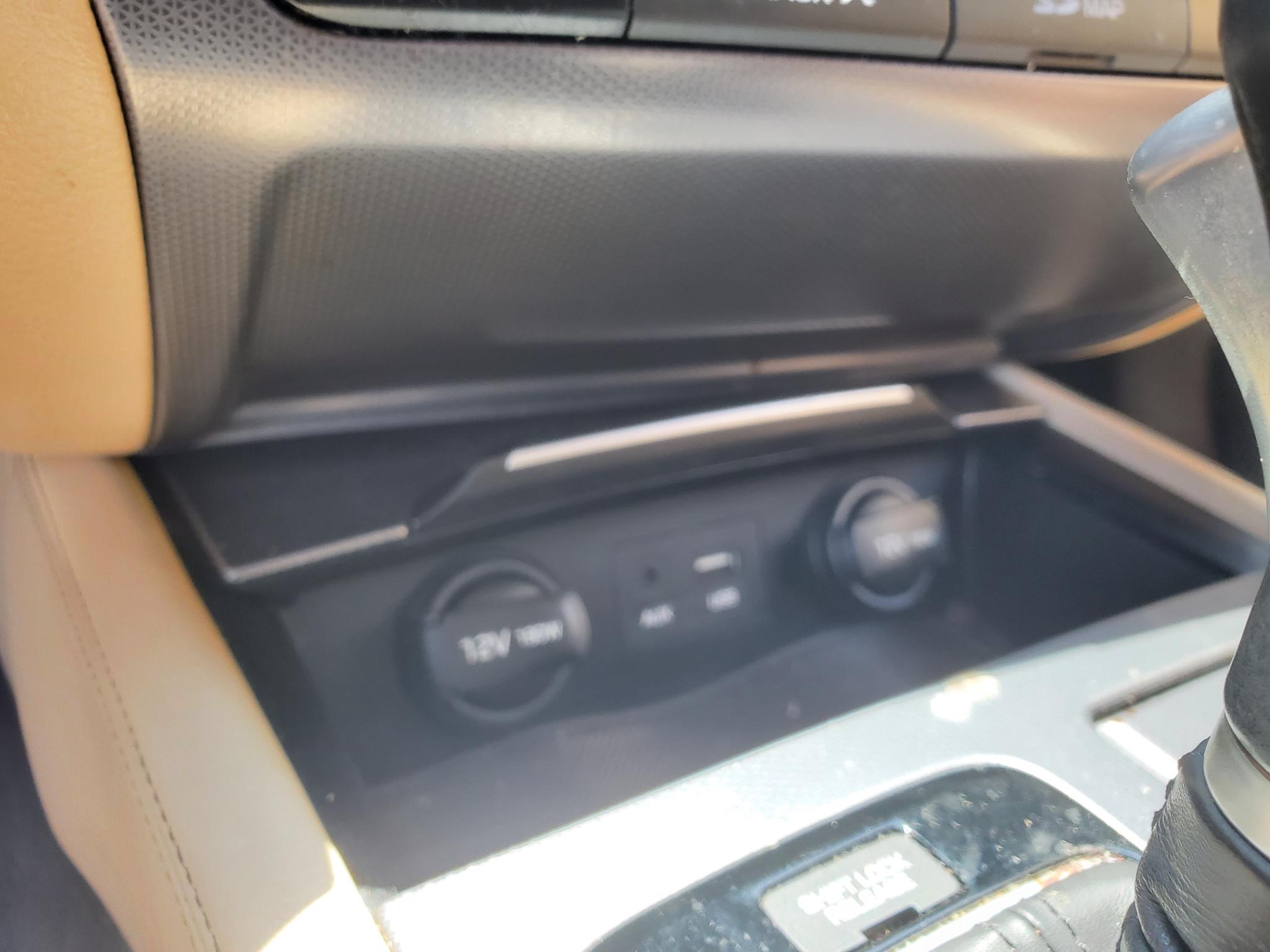 Hyundai Genesis 4dr Sdn V8 5.0L RWD 2015